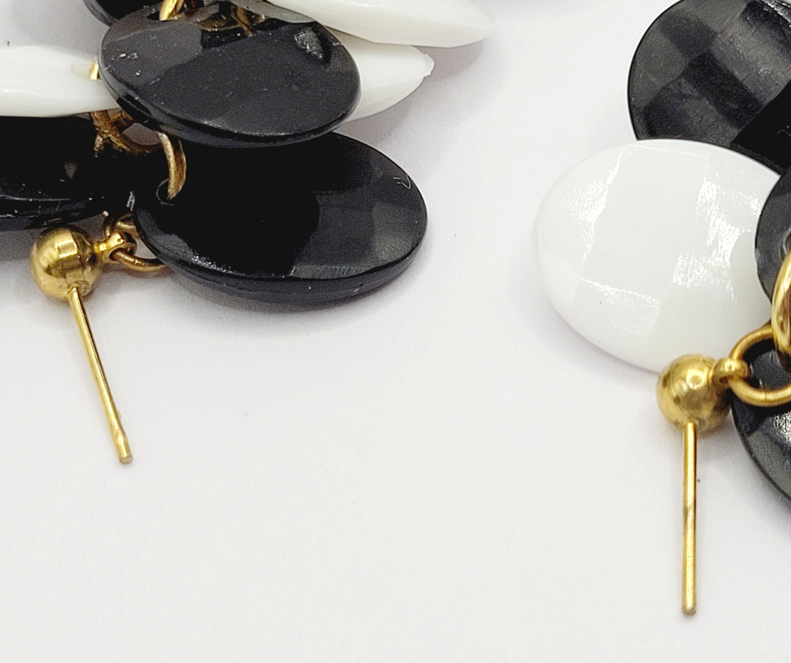 Black and White Flat Faceted Disc Dangle Long Cha Cha Style Vtg Pierced Earrings