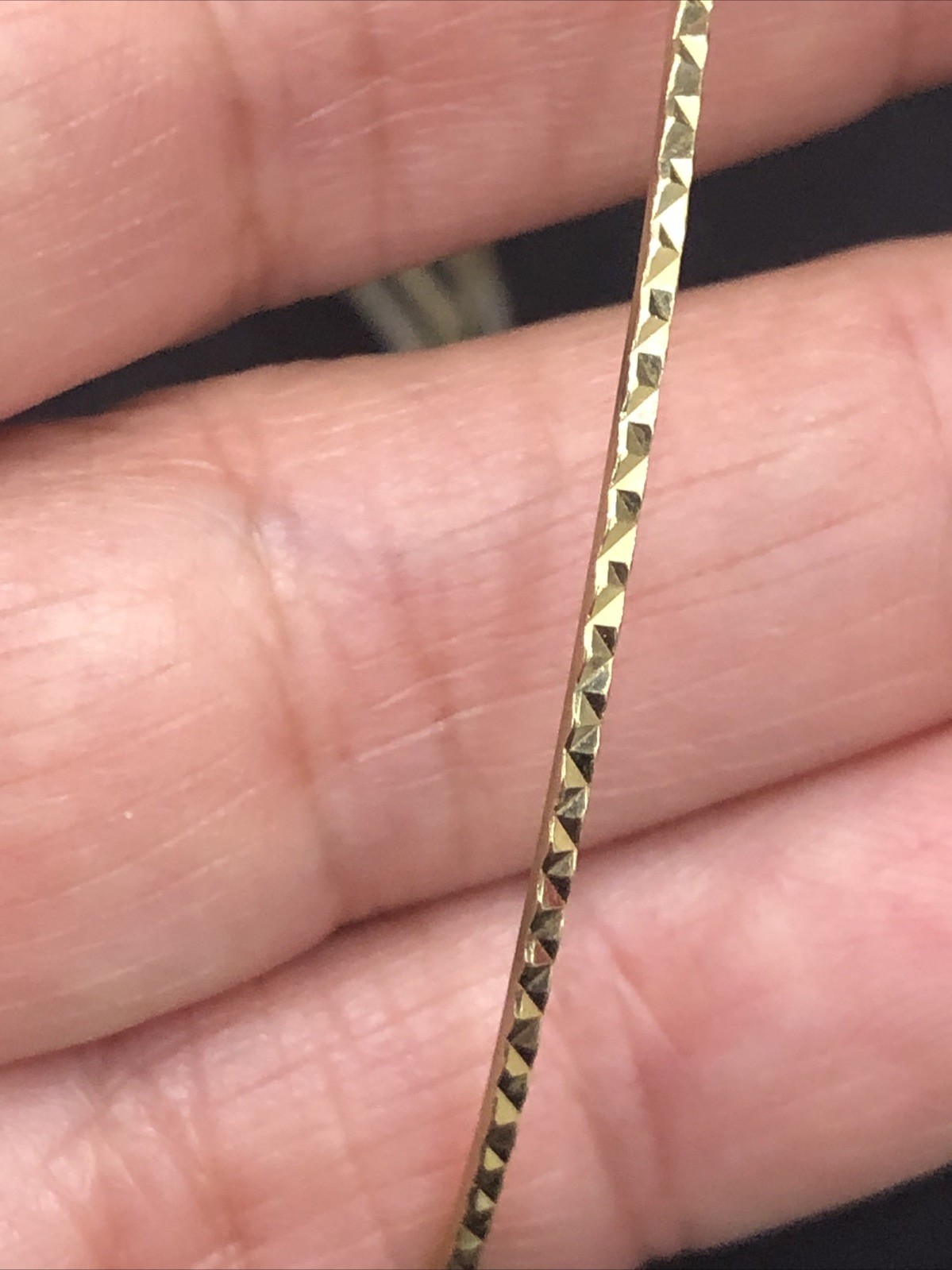 14KT YELLOW GOLD BANGLE BRACELET PYRAMID DESIGN 2.1g WIDTH 1mm WRIST SIZE 8”