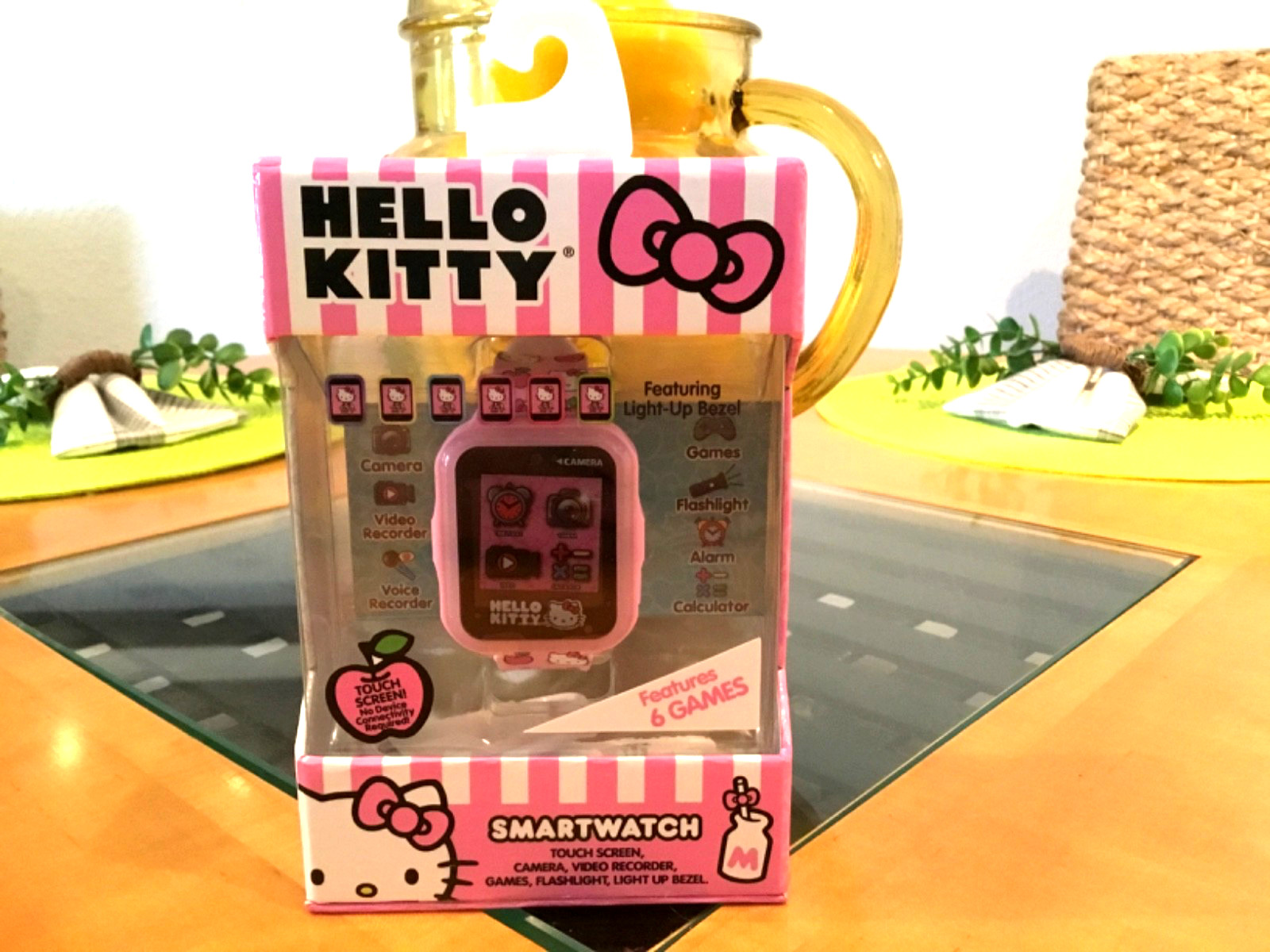 Hello Kitty Smart Watch Touch Screen, Camera, Video, Light Up Bezel, Games! NIB
