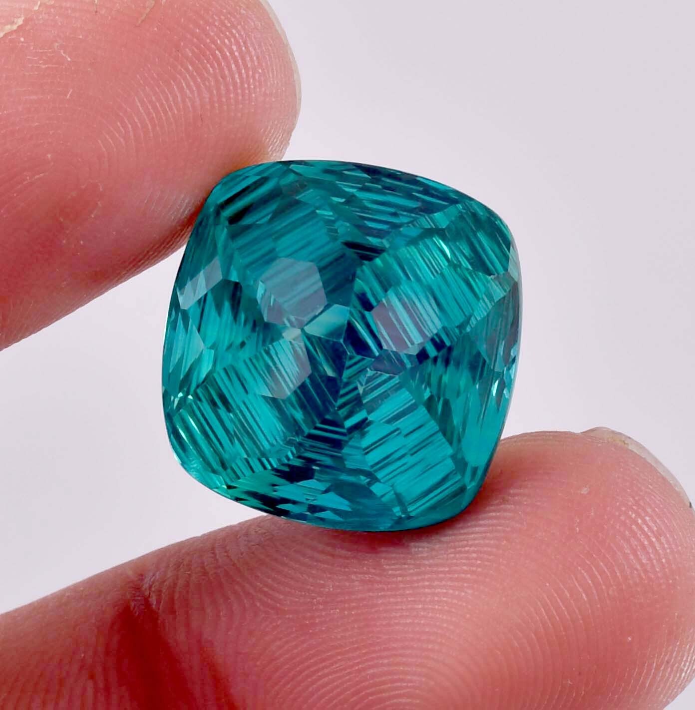 18 x 17 mm Natural Bi-Color 34.45 Ct Flawless Parti Sapphire Gemstone Certified