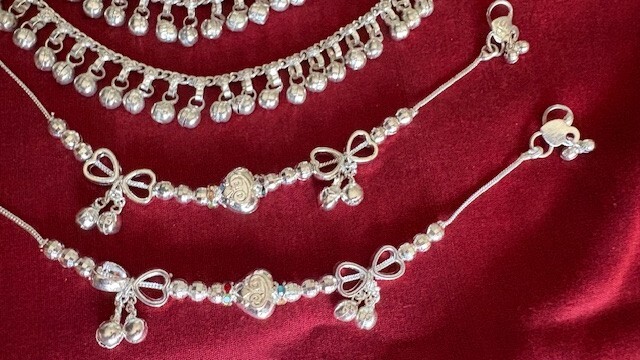 Girls lot 2 pairs ankle bracelet anklet silver bells charm chain India jewelry