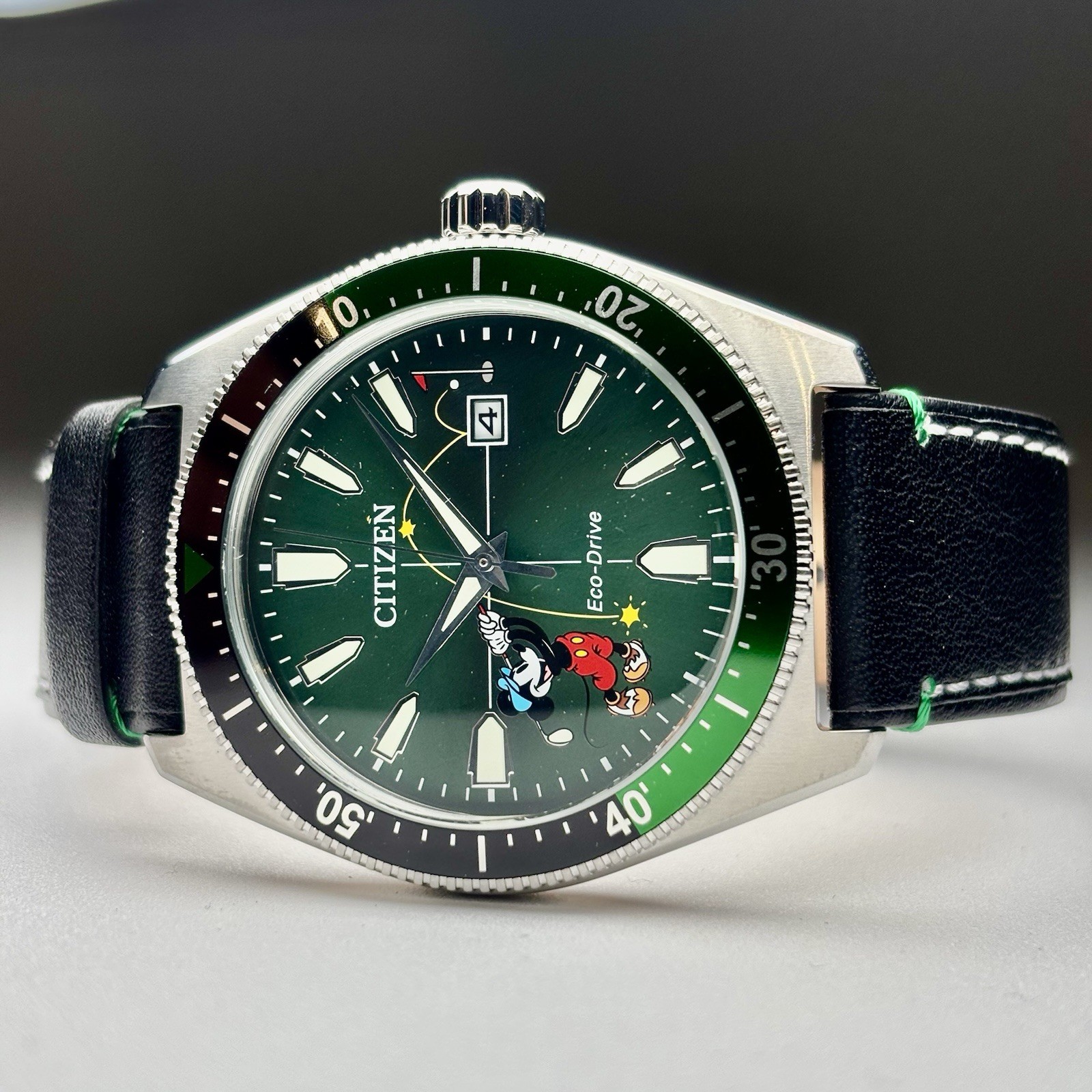 Citizen Eco-Drive DISNEY Mickey Mouse Golf Sport Green Watch 43MM AW1595-01W