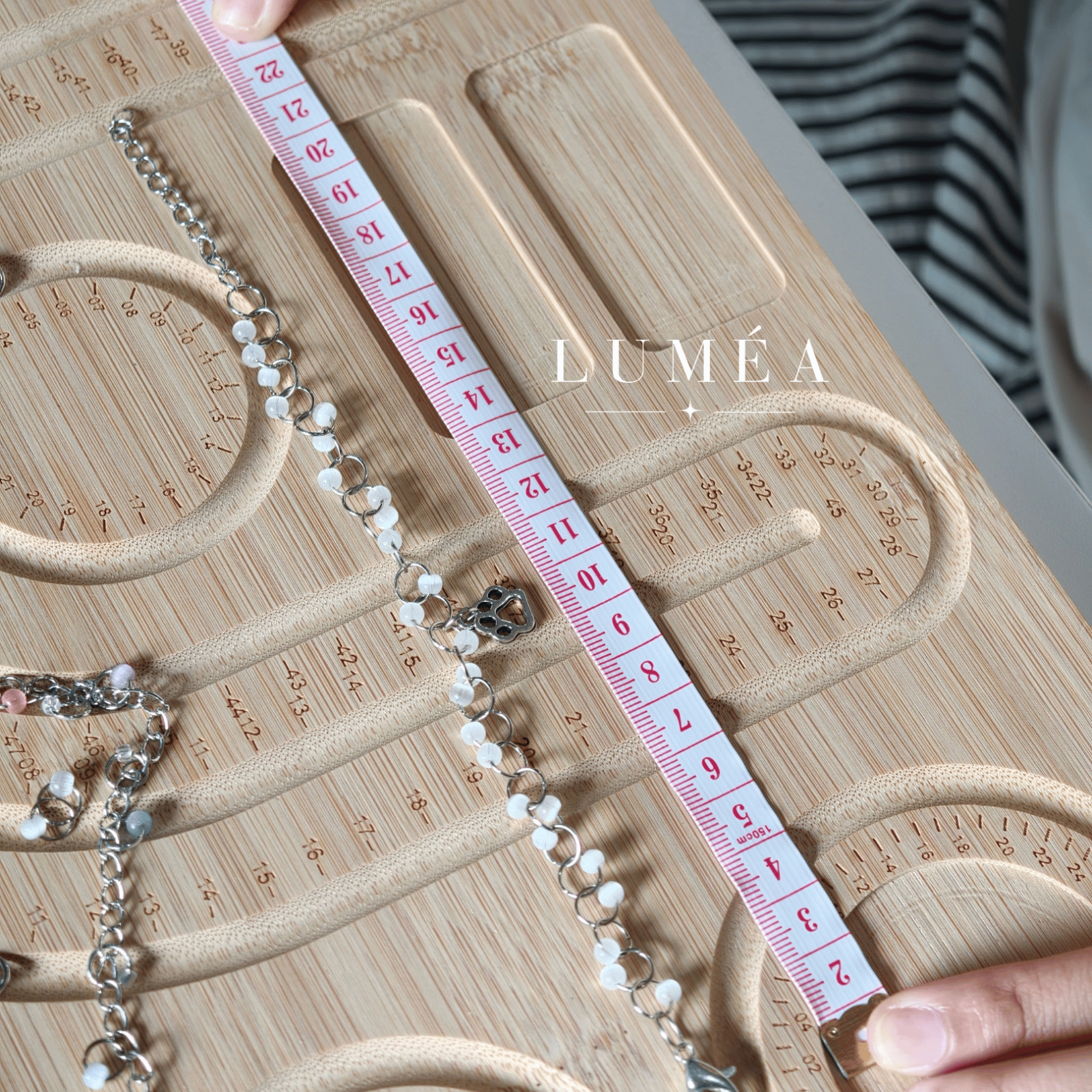 LUMÉA Handmade Cat Eye Glass Bead Bracelet – Moon Pearl White