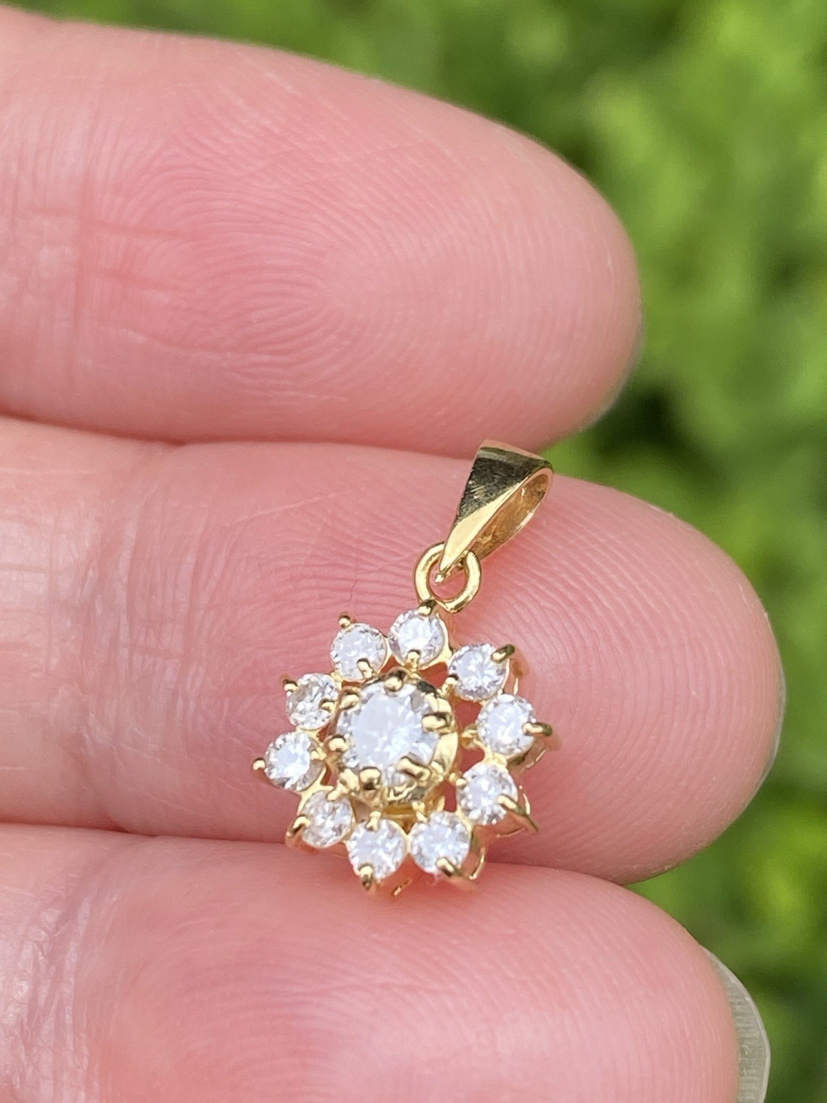 18K Yellow Gold 0.41CTW 100% Natural Diamond Flower Cluster Pendant