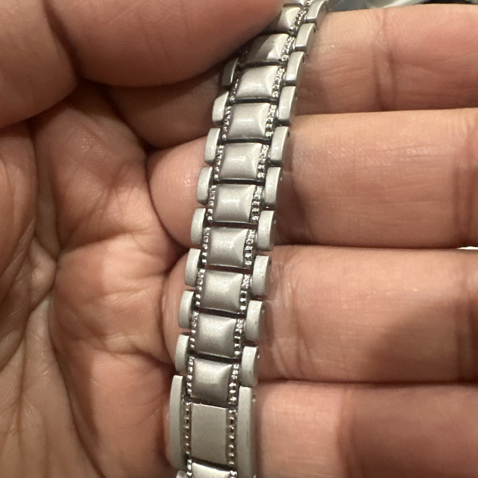 Working Bijoux Terner Women’s Silver Toned Bracelet Band Watch Analog Fit 7.5