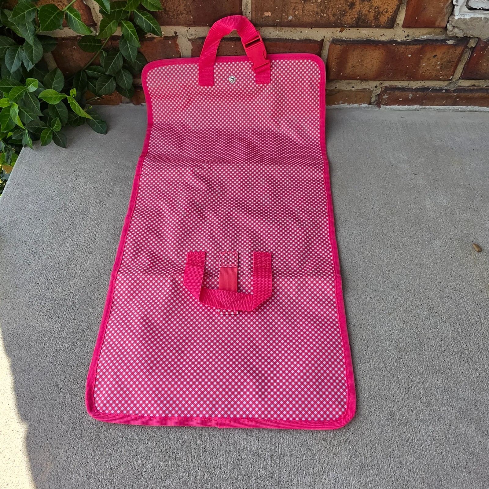 Thirty One gifts hanging jewelry organizer, Pink & White, new