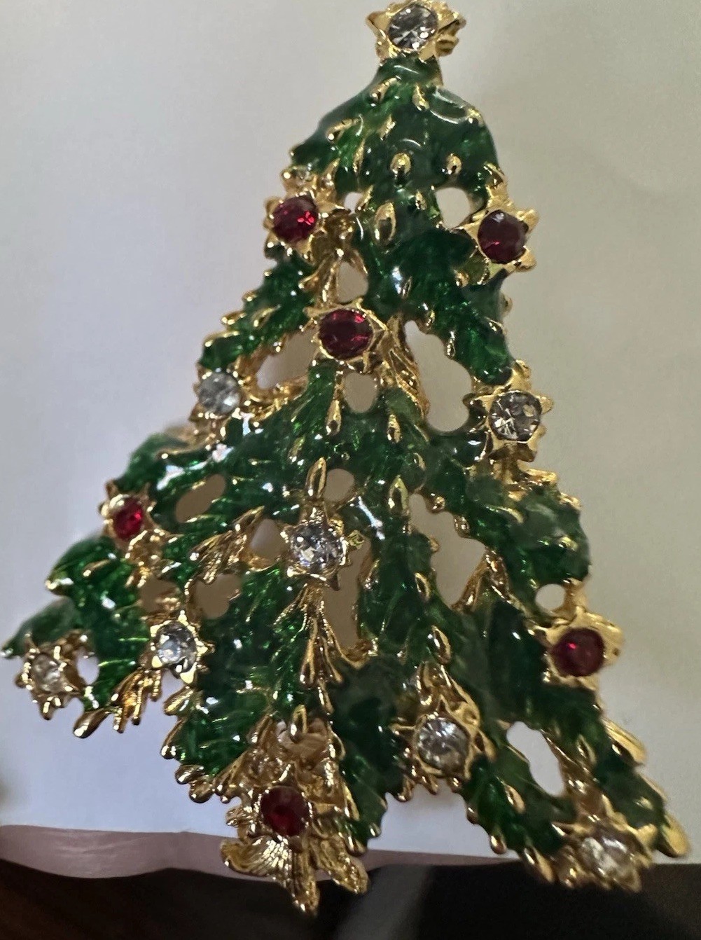 Christmas Tree Pin Vintage Pin Gold-toned Metal Jewelry Holiday Not Stamped