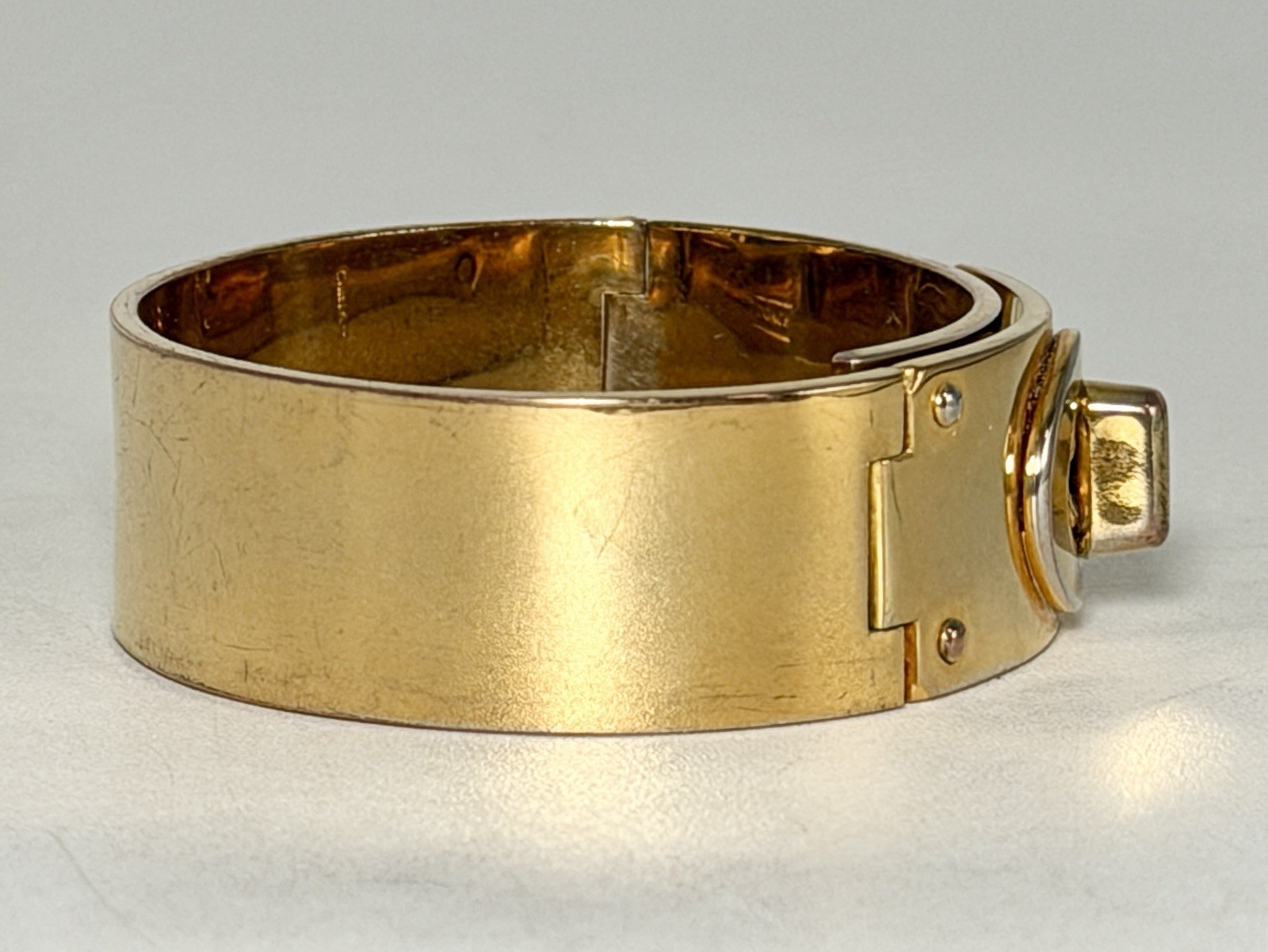 Coach Shiny Gold Turn Lock Bracelet Bangle Opens closes 3/4″ Thick