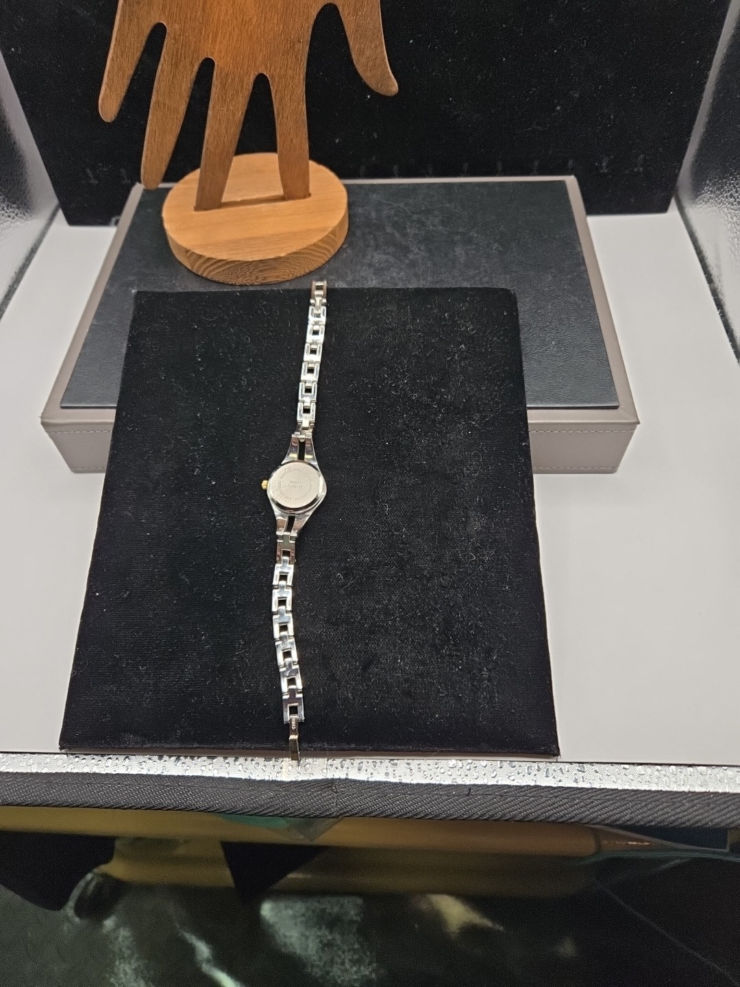 Unbranded 2 Tone Ladies Analog Bracelet Wrist Watch (I-5)