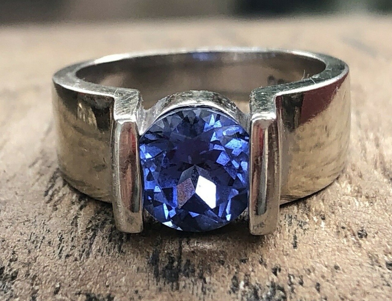 $2,000 14k White Gold Solitaire Engagement Ring Modern Tension Mount Setting 9g