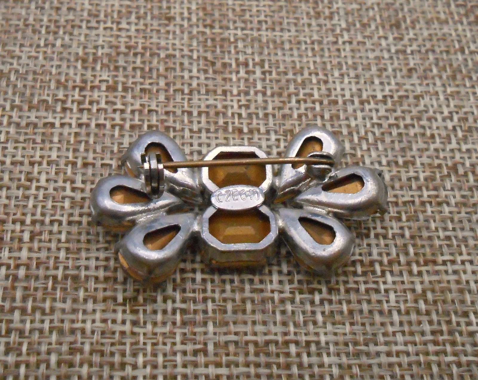 Vintage CZECHO CZECHOSLOVAKIA Clear Crystal Stones Brooch Pin Silver-tone J26
