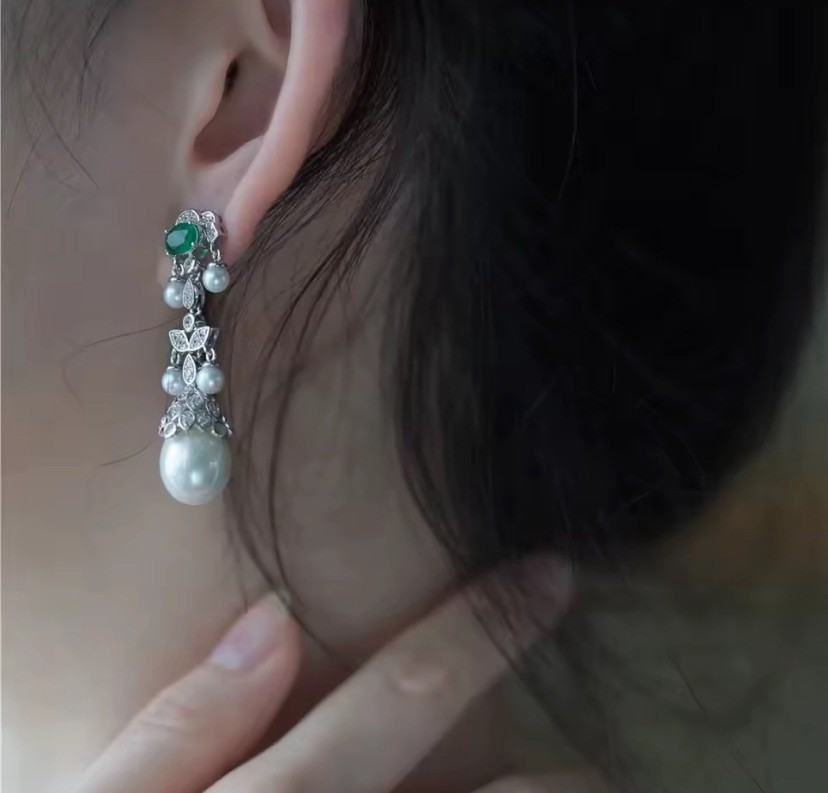 Victorian Style 10-11m Freshwater Pearl Drop Earrings Lab Created Emerald 925ss