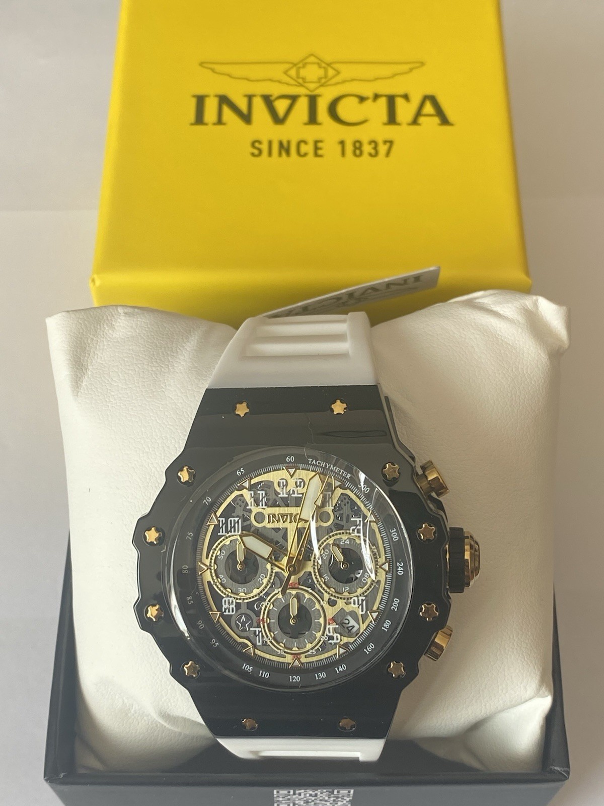 Brand New Invicta Racing Vaulthan Men’s Watch 44mm White (69653) TachyMeter