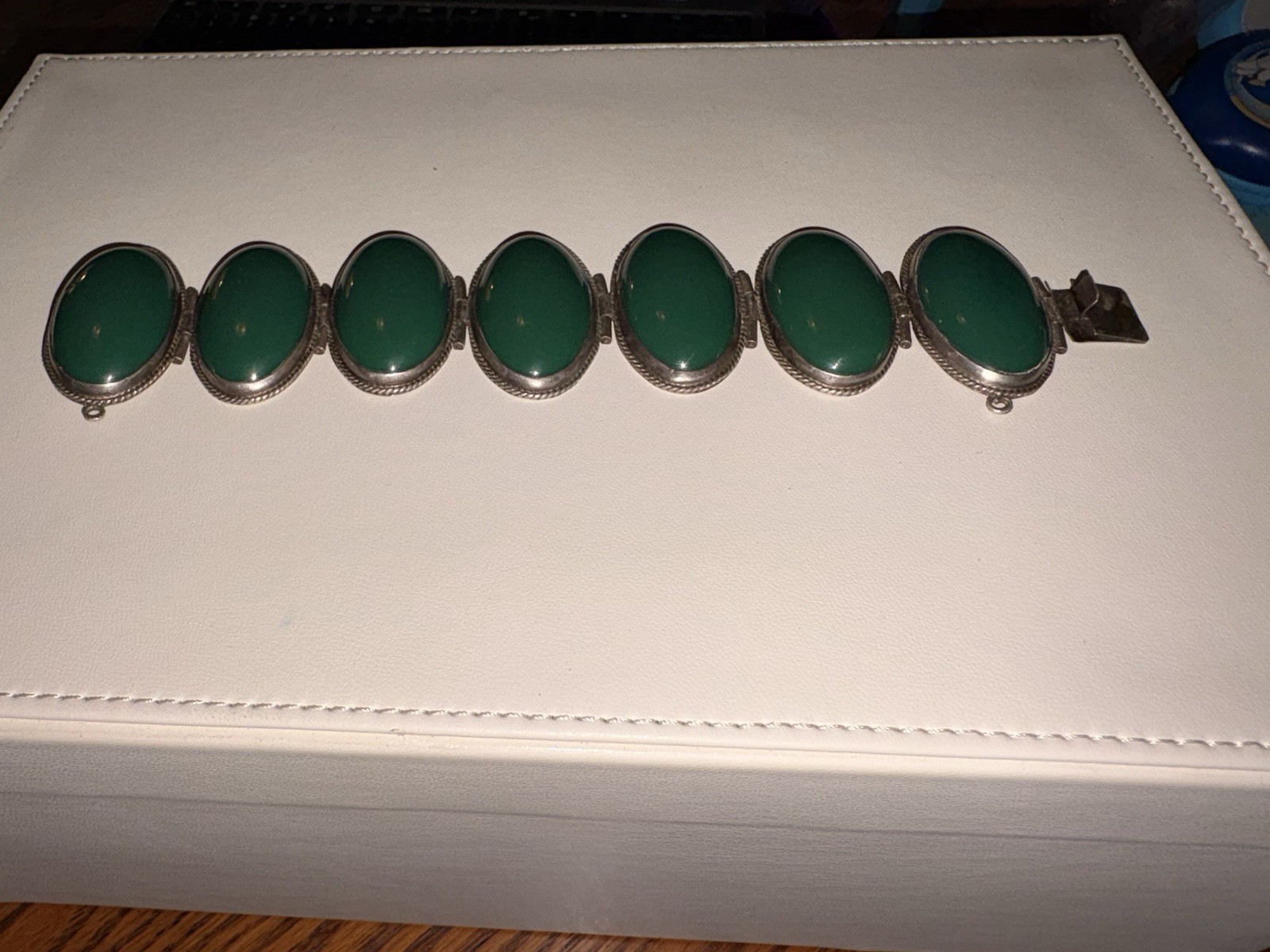 “Hencho en Mexico” 20th century Signed Green Oval Cabochon Link Bracelet