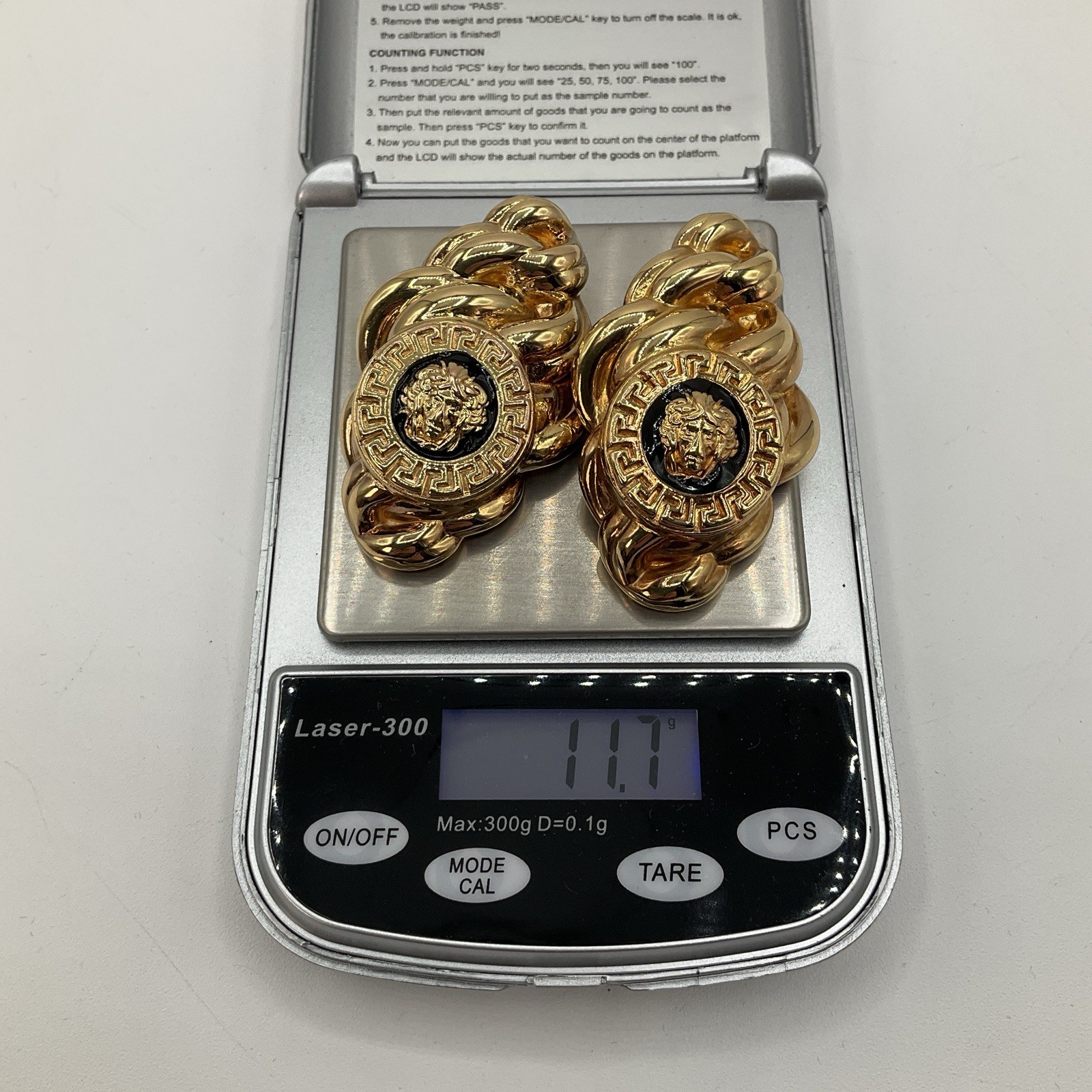 Vintage Medusa Head 18K Hollow Gold Chunky Earrings Made In Italy 11.7g