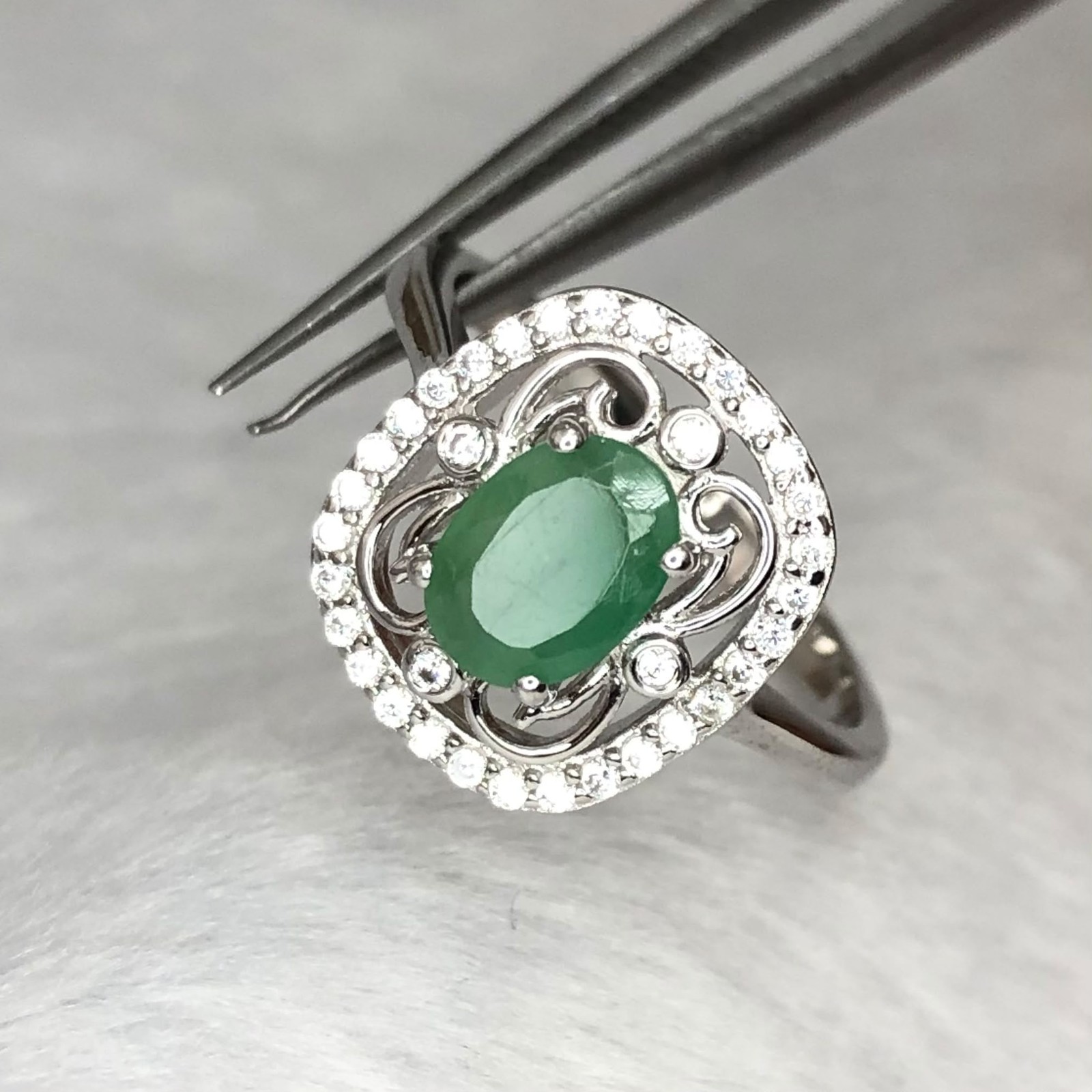 Natural Emerald Gemstone 925 Sterling Silver Ring Oval Top Rich Green 6.5