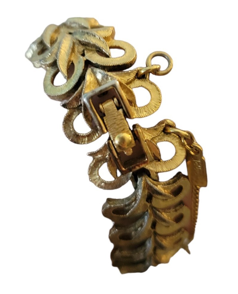 Vintage Monet Goldtone Articulated Bracelet Fold Over Clasp W Safety Clasp