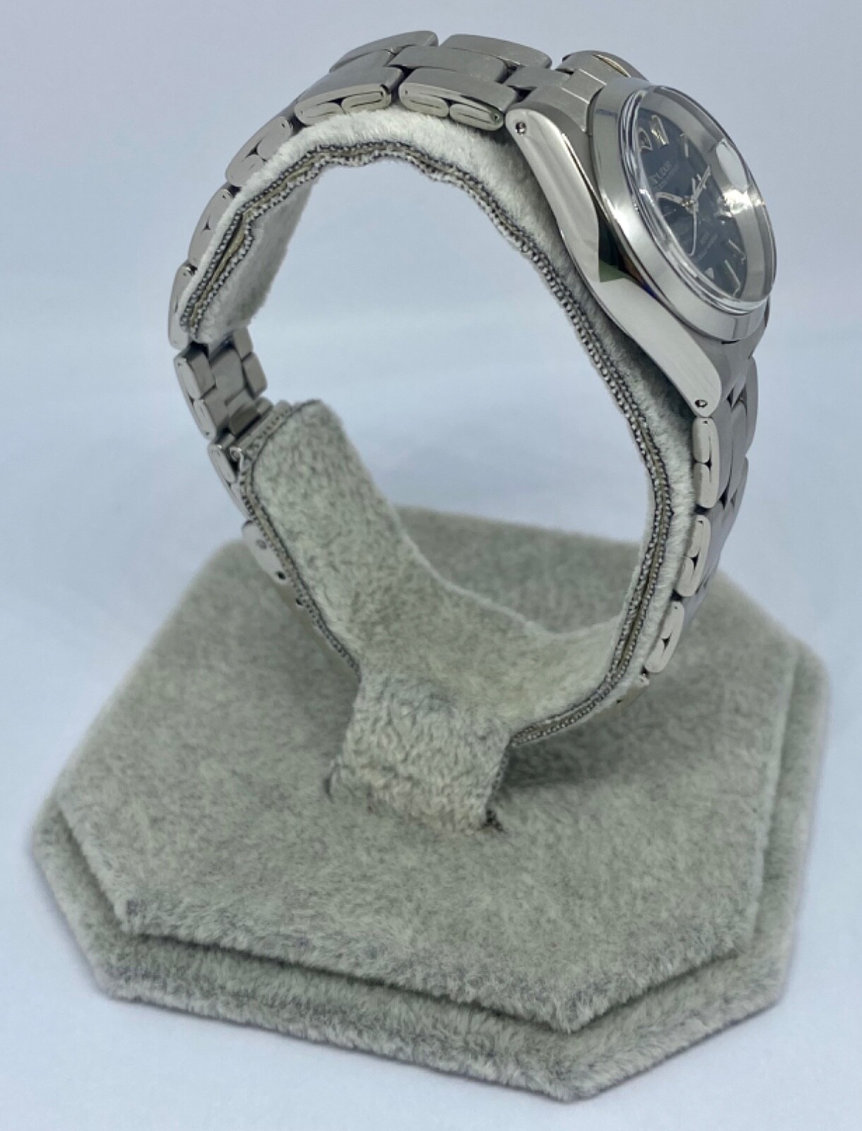 Tudor Princess Oysterdate
