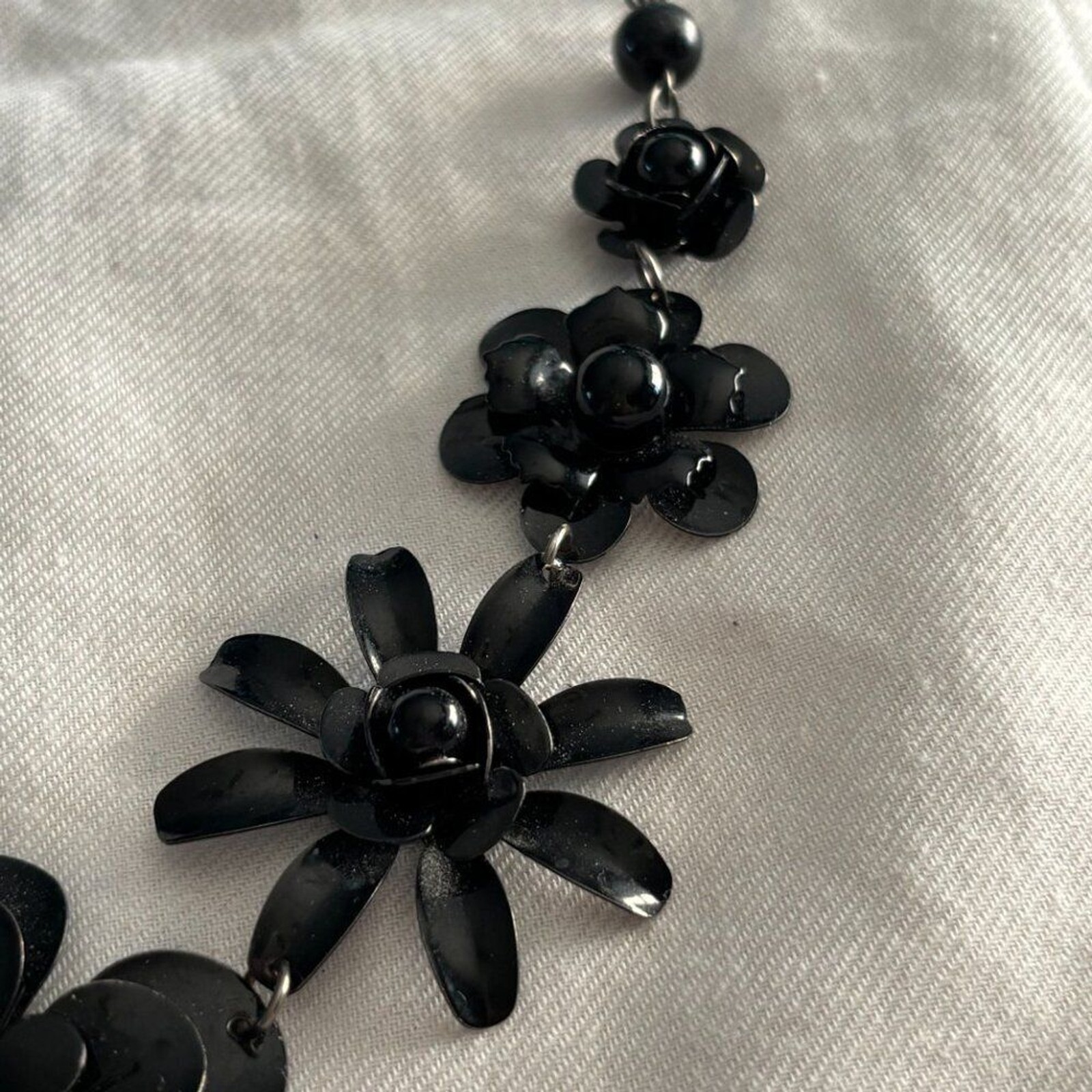 Claire’s Black Enamel Flower Statement Necklace Floral Bib Gunmetal Chain