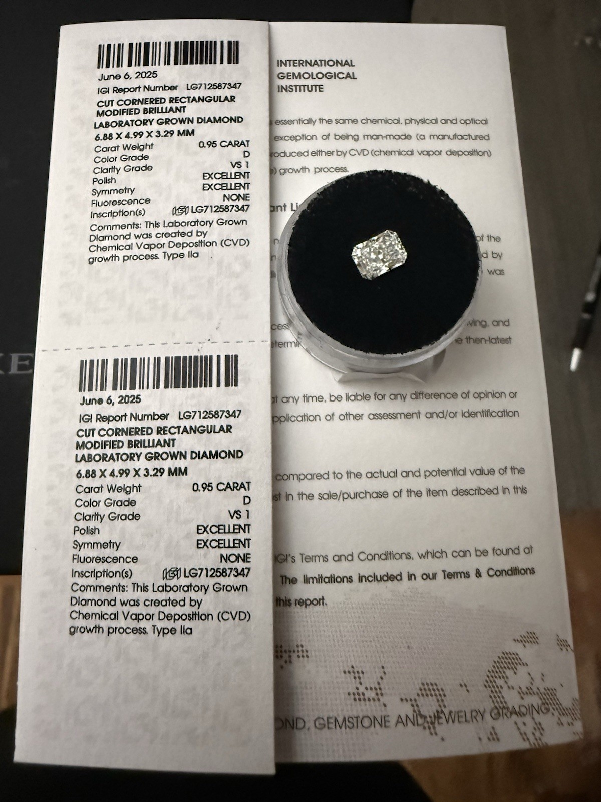 Invicta IGI Lab Grown Radiant Diamond 0.95ct D VS1 EX 6.88×4.99×3.29