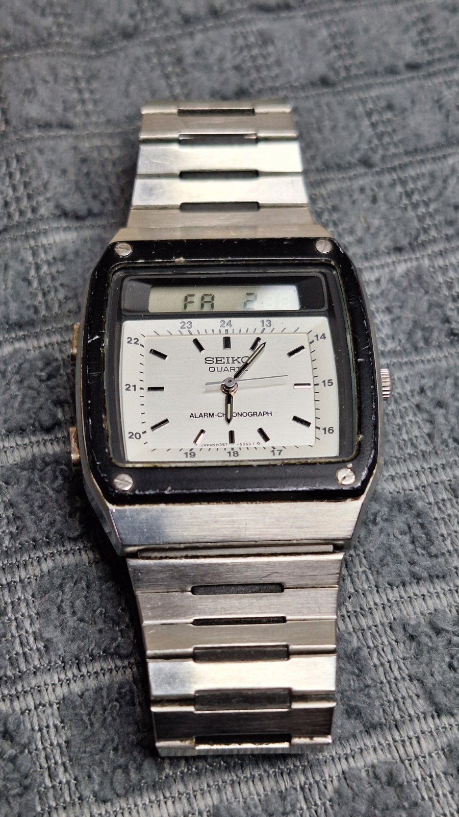 Seiko Quartz Alarm-Chronograph H357-5040