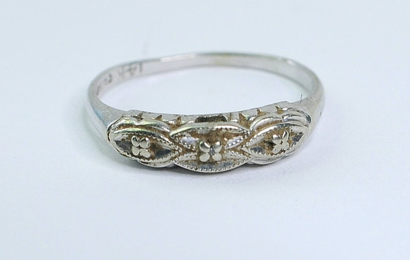 Vintage Art Deco 14K White Gold “Crosby” Interlocking Ring Size 5 – 1.58 g