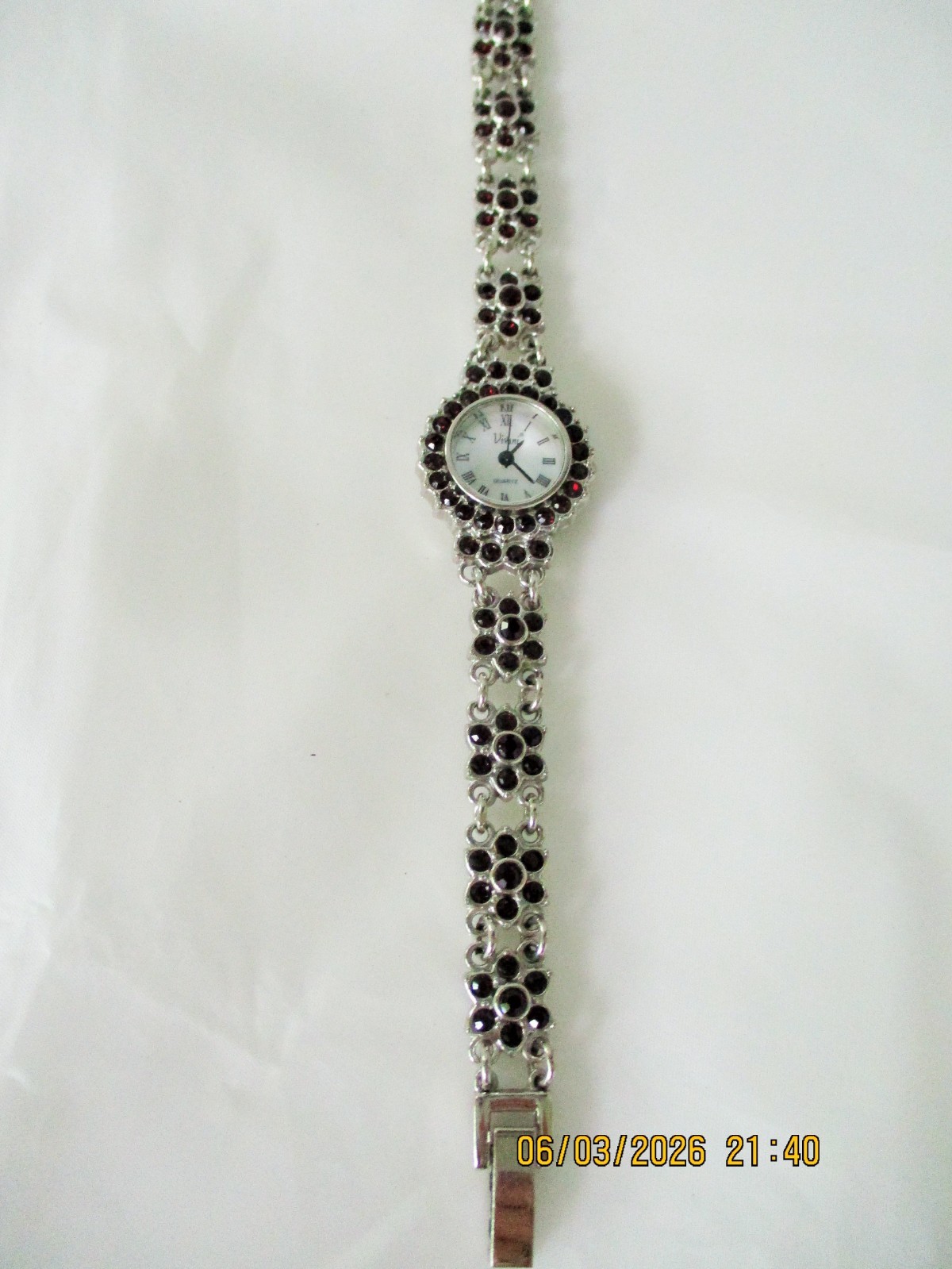 100+ GENUINE GARNETS!!! VINTAGE FLORAL PATTERN BRACELET WATCH; VIVANI, LOVELY !