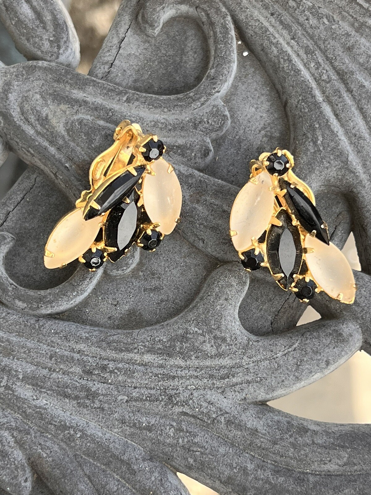 Vintage Juliana Frosted & Black Glass Crystal Rhinestone Pin Earrings Set