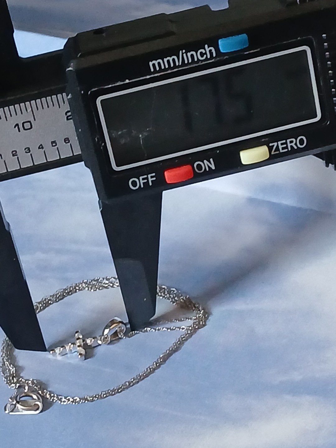 10k White Gold 1mm 18″ Singapore Link Chain & Moissanite .925 SS Cross