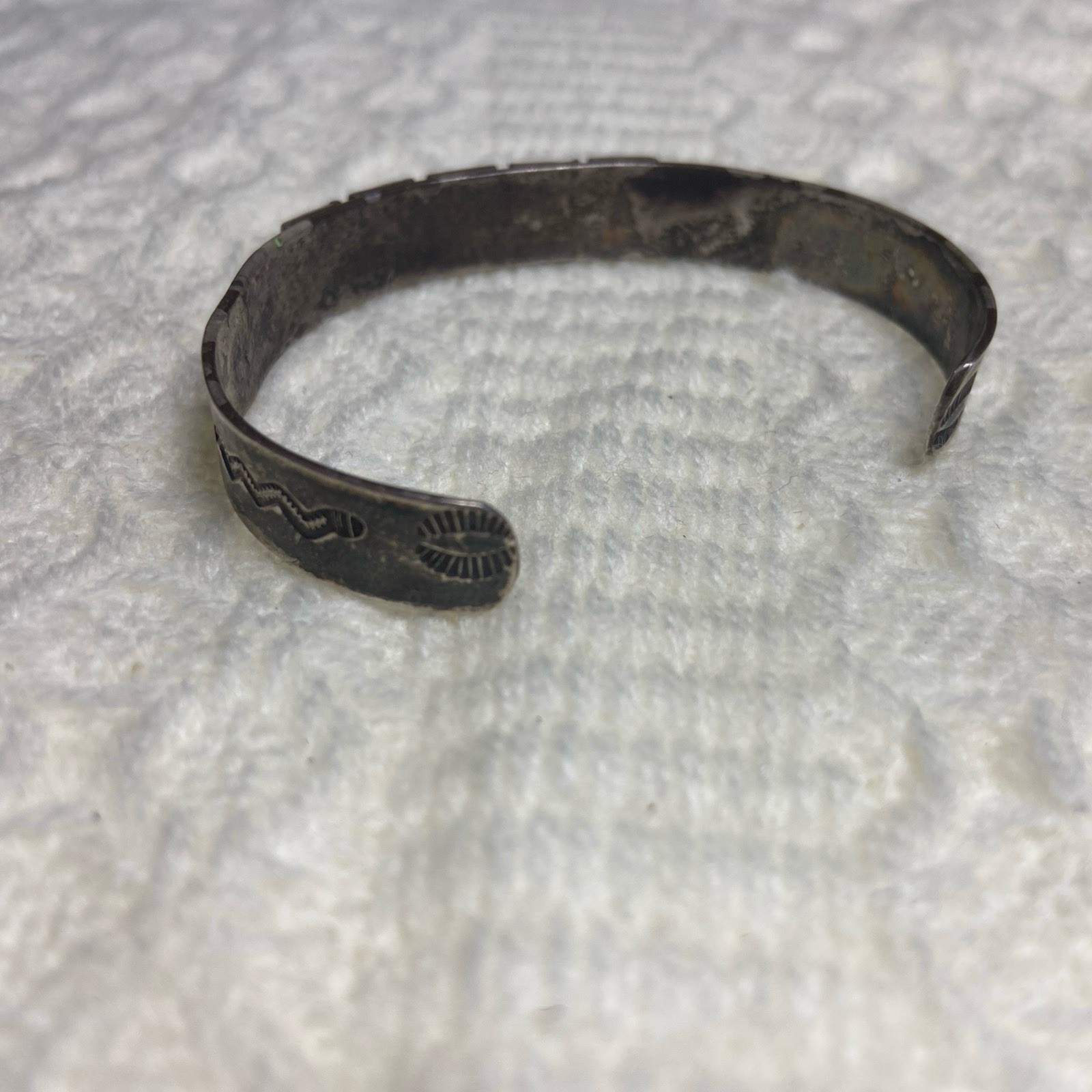 VTG Fred Harvey Era Navajo Lizard Stamped Turquoise 93% Silver Cuff Bracelet