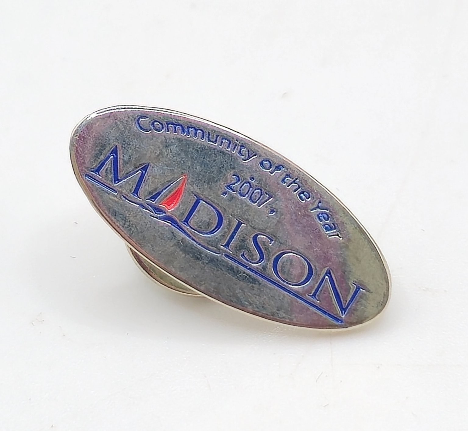 MADISON Community of the Year 2007 Lapel Pin 1″ Silver-Tone Enamel Badge
