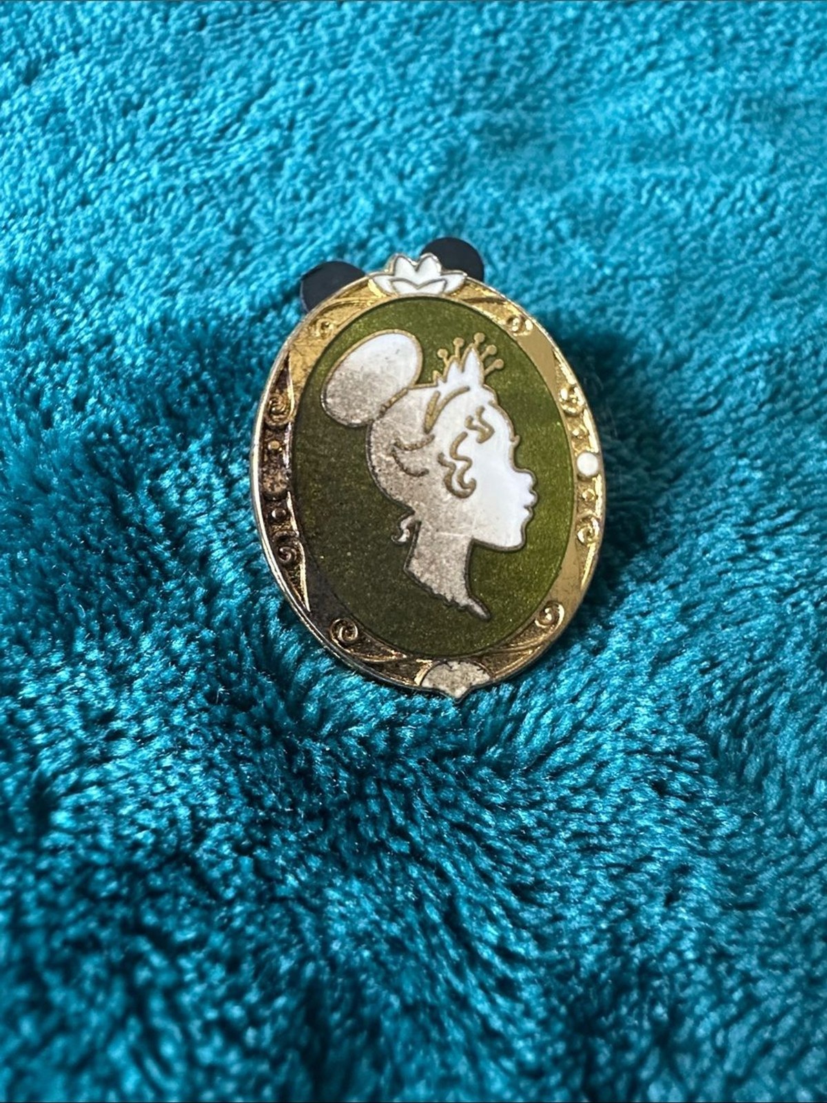 Disney Gold-Tone White & Green Princess Tiana Cameo Brooch Pin
