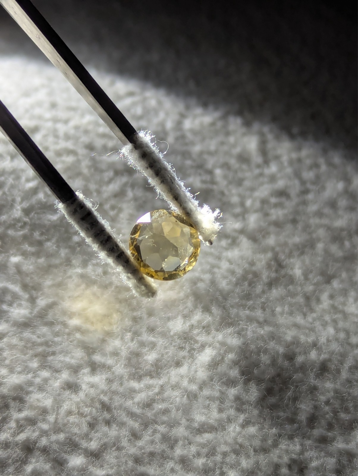 Citrine Yellow Faceted Gemstone 1.5 carat (0.30g) 7.9 Diameter x 4.7 mm