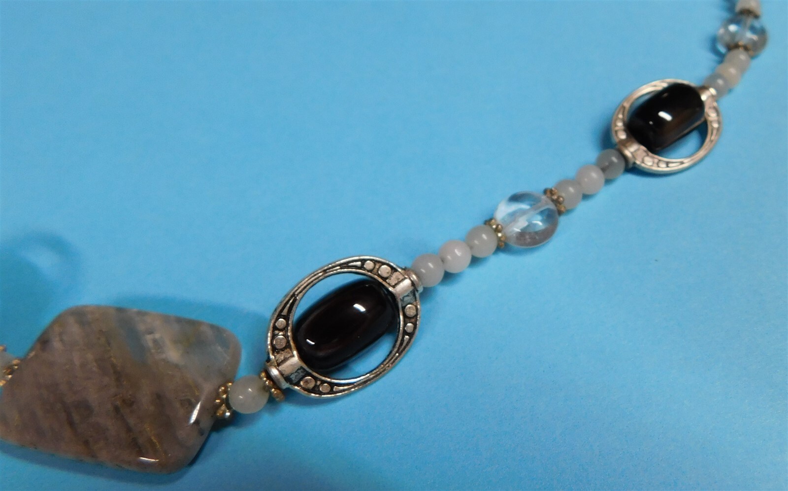 Vintage Polished Stones & Bead Necklace 19 & 1/2 Inches Long