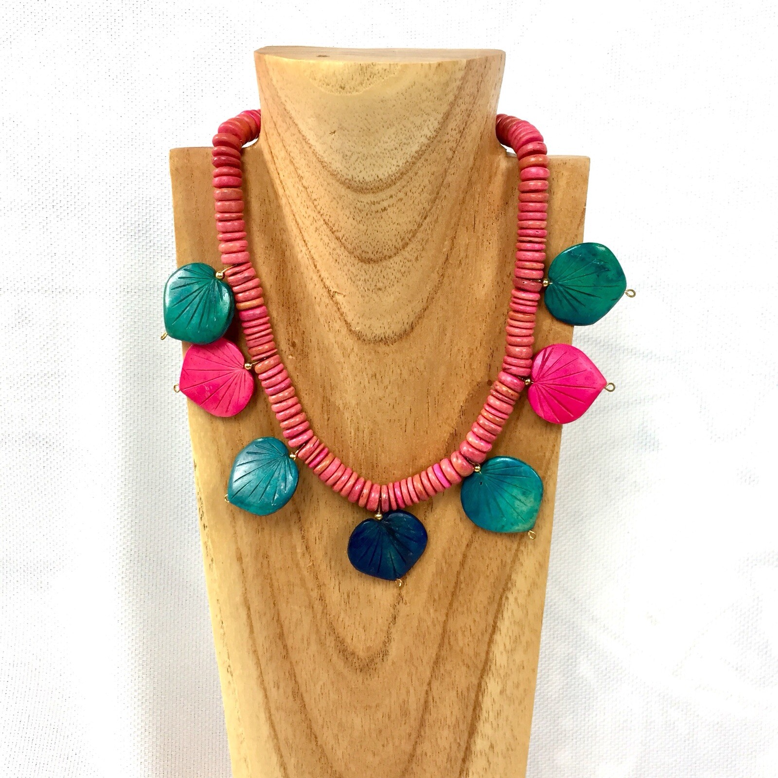Vtg Tropical Wood Paradise Pink Leaf Necklace Womens Chunky Choker Necklace