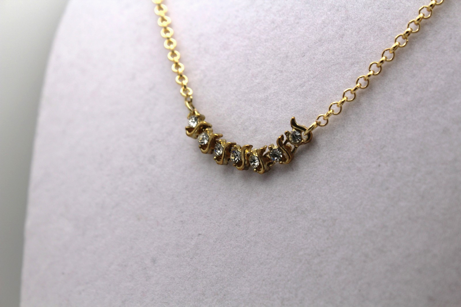 Handcrafted 21″ gold chain with 7 zirconias pendant necklace