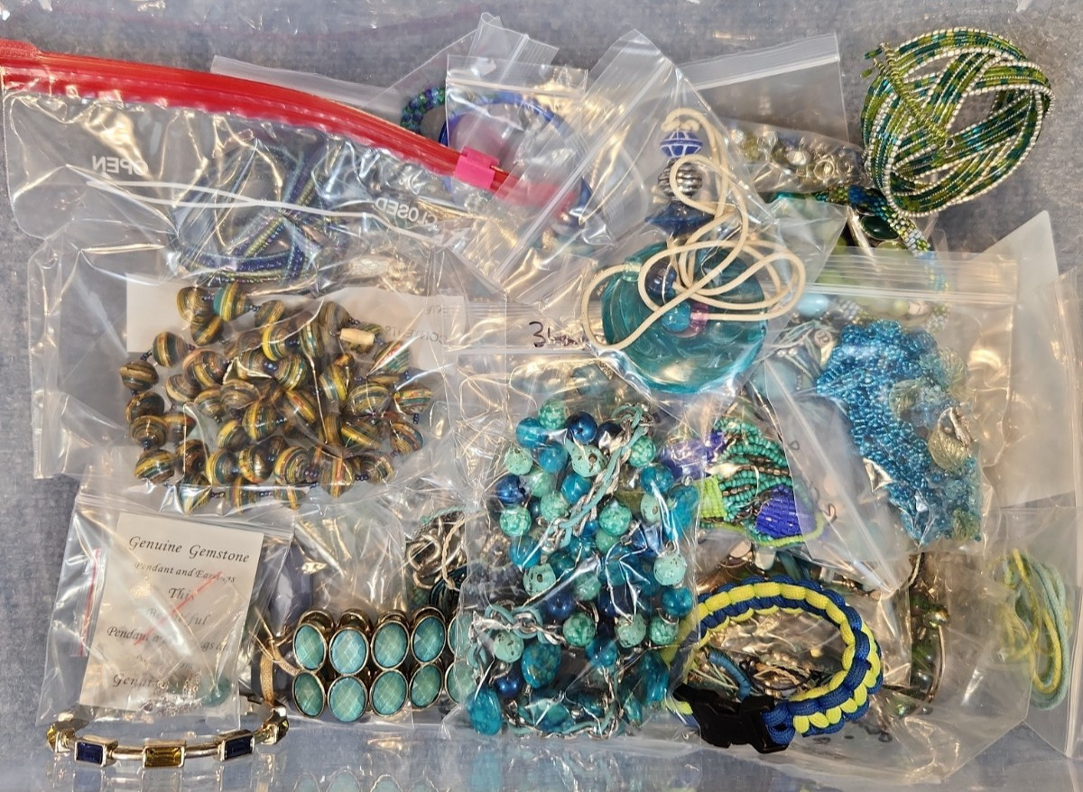 Jewelry Wearable Blue & Green Collection 5 Lbs Lot #705 See Description