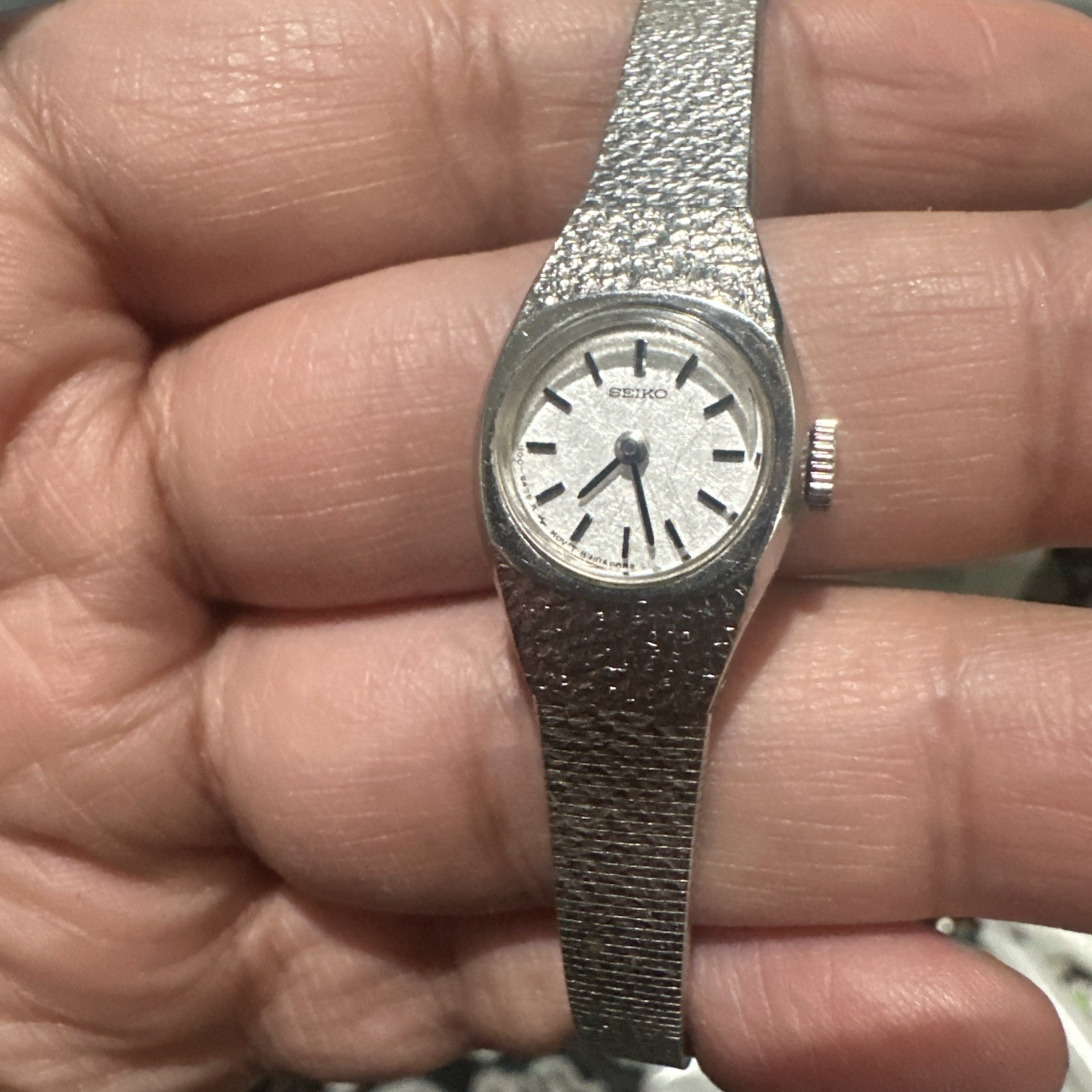 Working Vintage SEIKO Ladies 1100-1519 Manual Wind Watch 16mm For Big Wrist 7.25