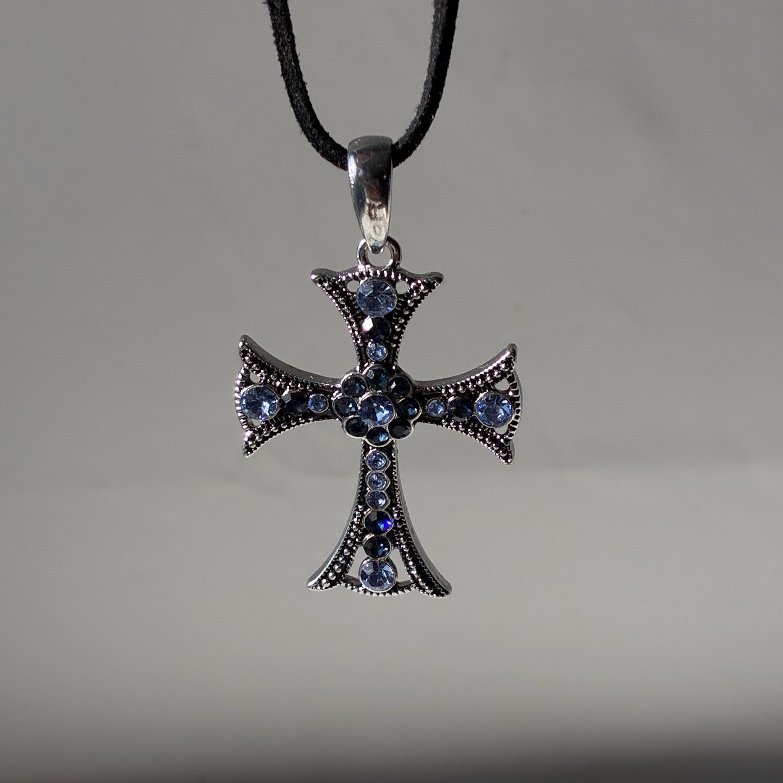 Vintage Lia Sophia Divinity Rhinestone Cross Necklace Christianity Deadstock