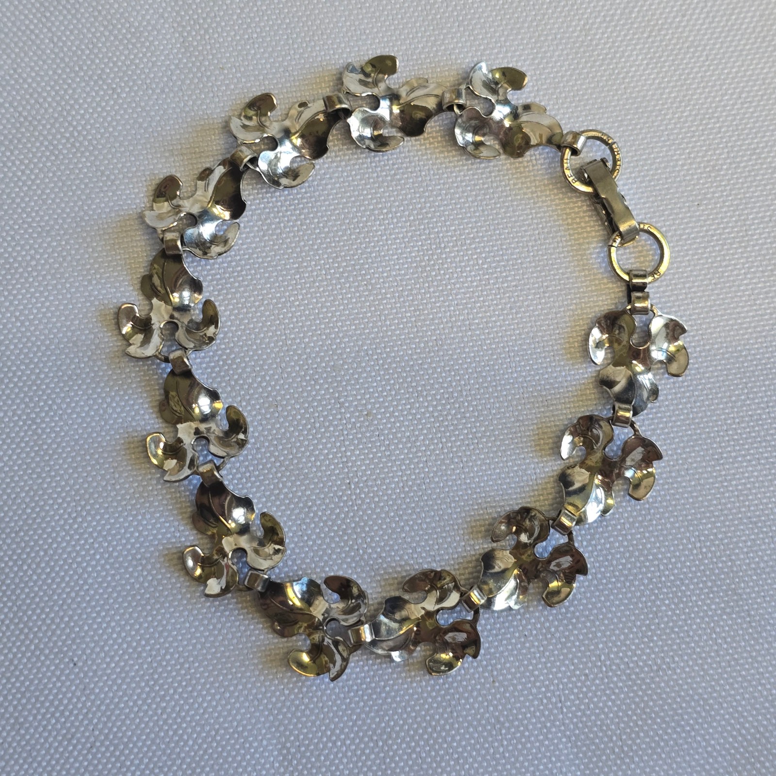 Vtg Sterling Silver Leaf Bracelet 7.32g Fine Jewelry 7.25″ Floral Fold Over