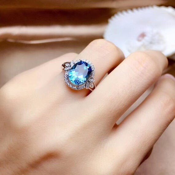 Sparkling Attractive Ring – 2.5CT Simulated Aquamarine, 925 Silver Plated Valent