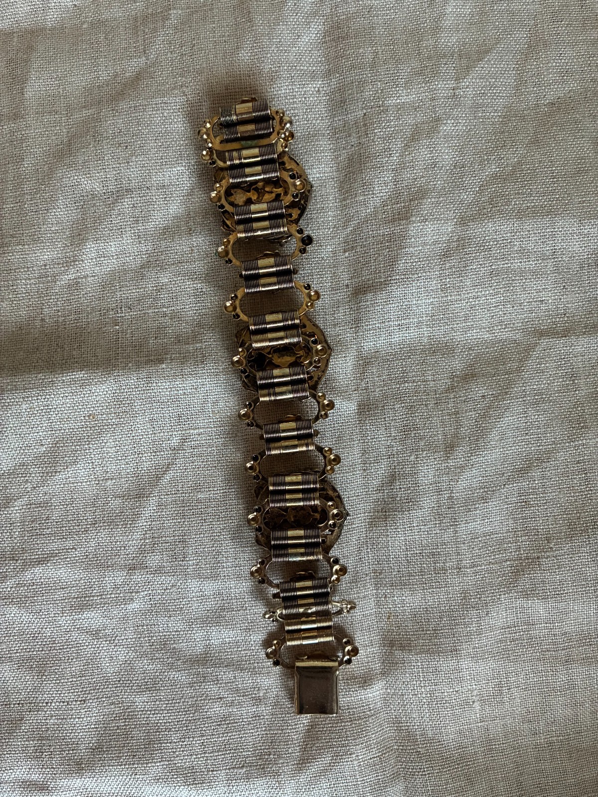 retro costume jewelry bracelet faux pearl gold tone