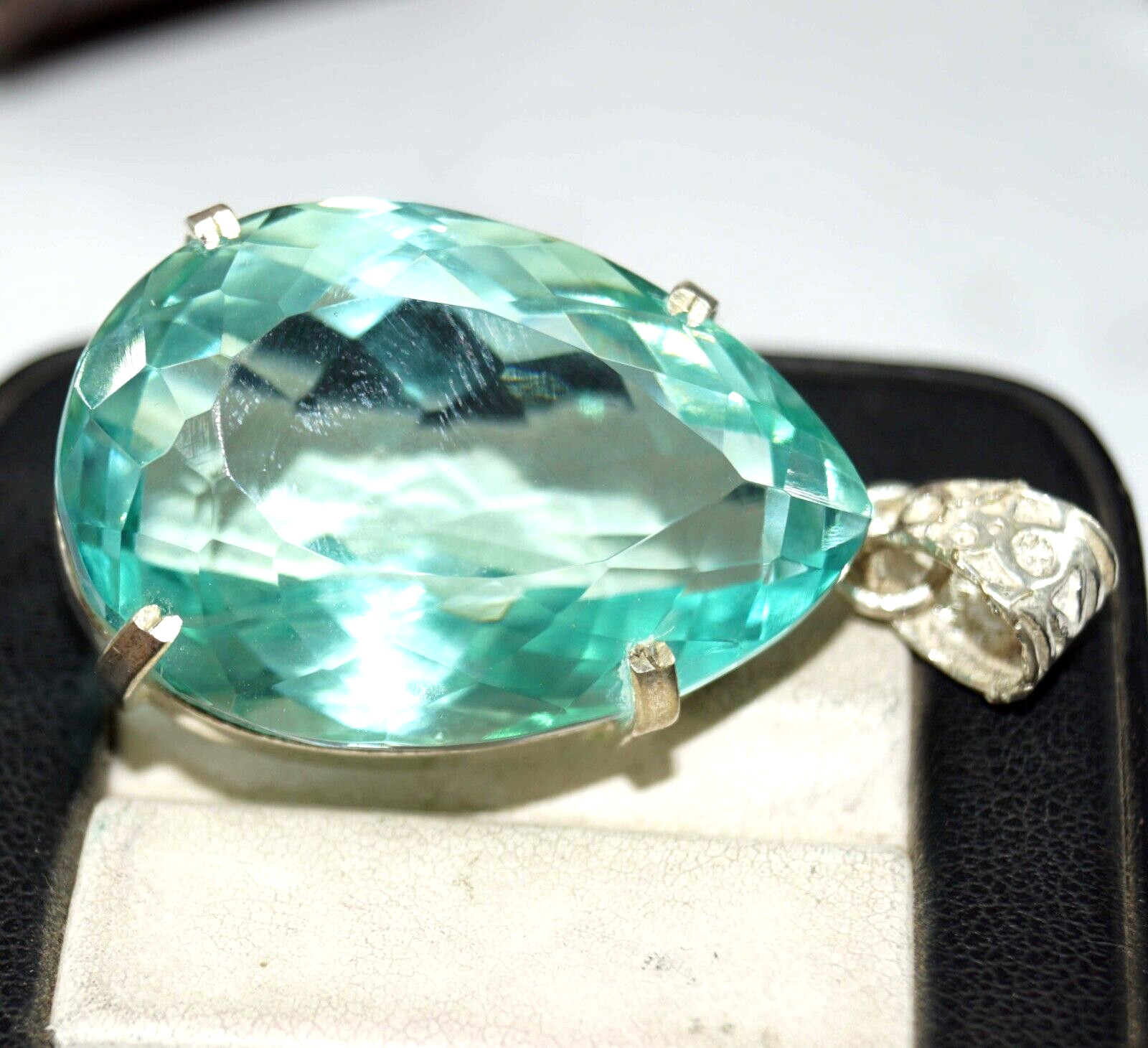 GIE Certified Natural Ocean Blue Topaz Pendant Pear Cut Loose Gemstone 97.95 Ct