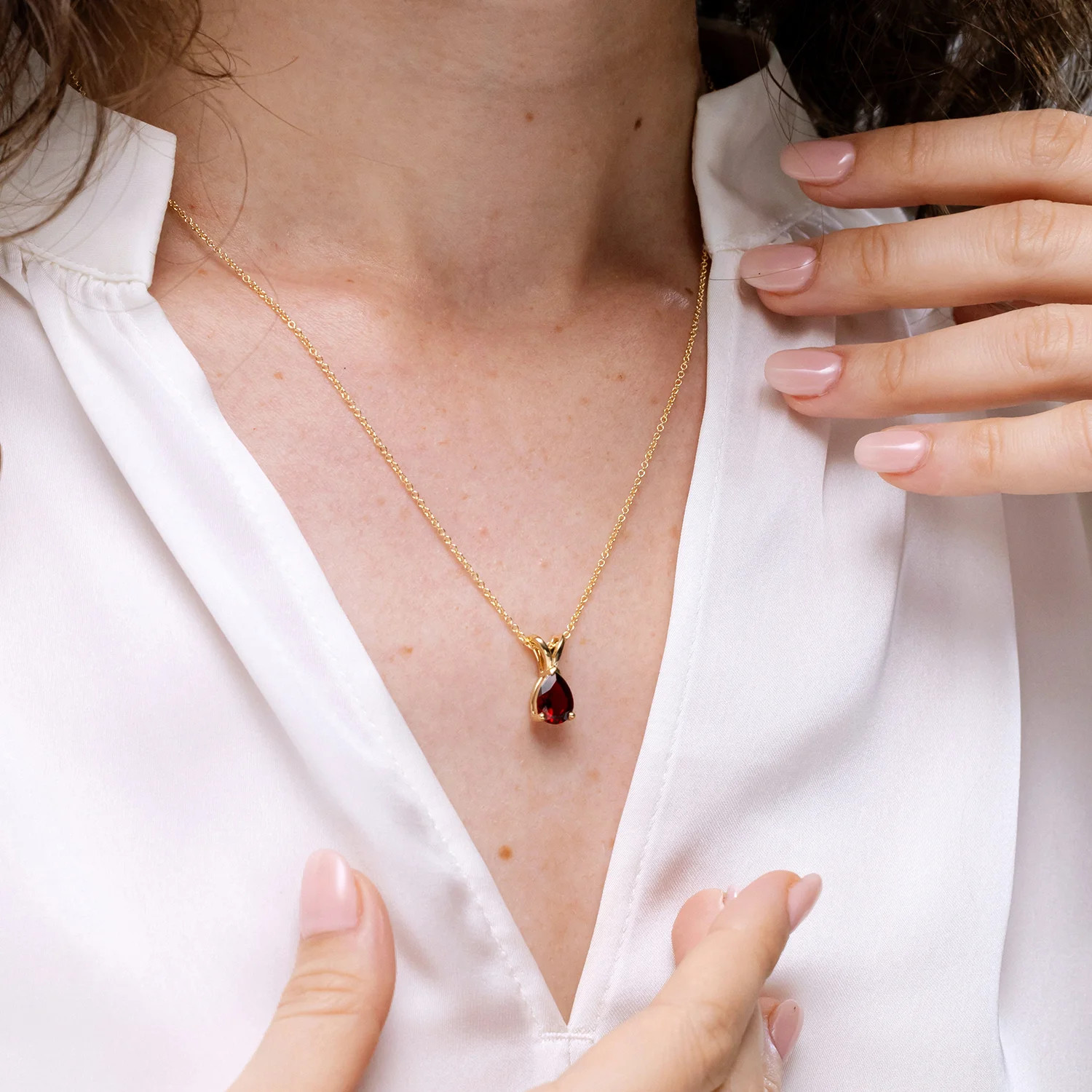 Angara Natural V-Bale Pear-Shaped 1.3 ct Garnet Solitaire Pendant in Silver