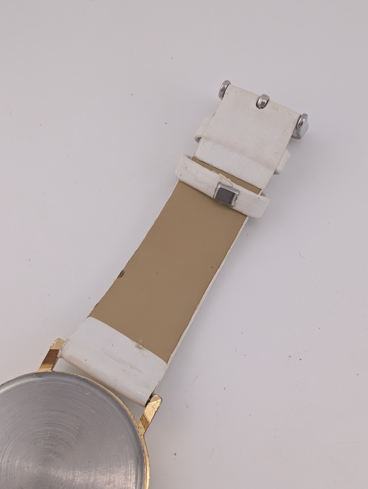 World Map Women’s Quartz Watch 38mm Gold Case White Band- New Battery