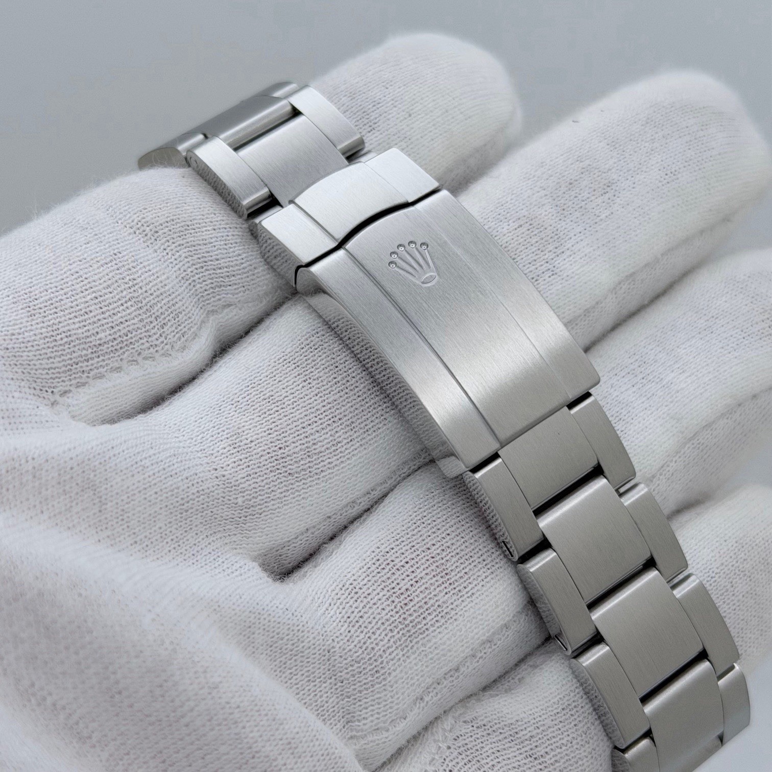 Rolex Oyster Perpetual 124300 41mm Silver Dial Stainless Steel Box Paper