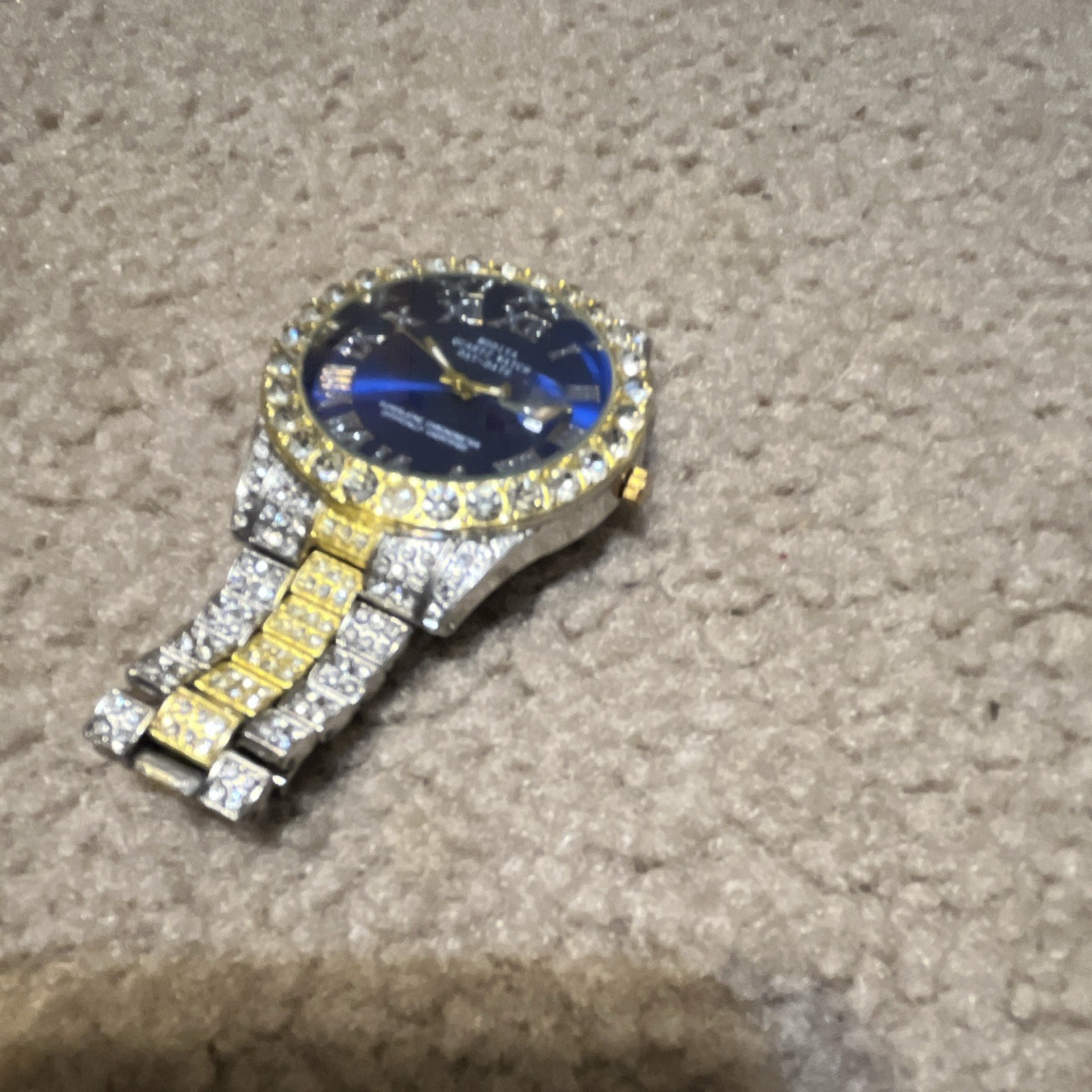 Quartz day-date. Silver/Gold Metal Bracelet Wristwatch Blue Dial Roman Numerals