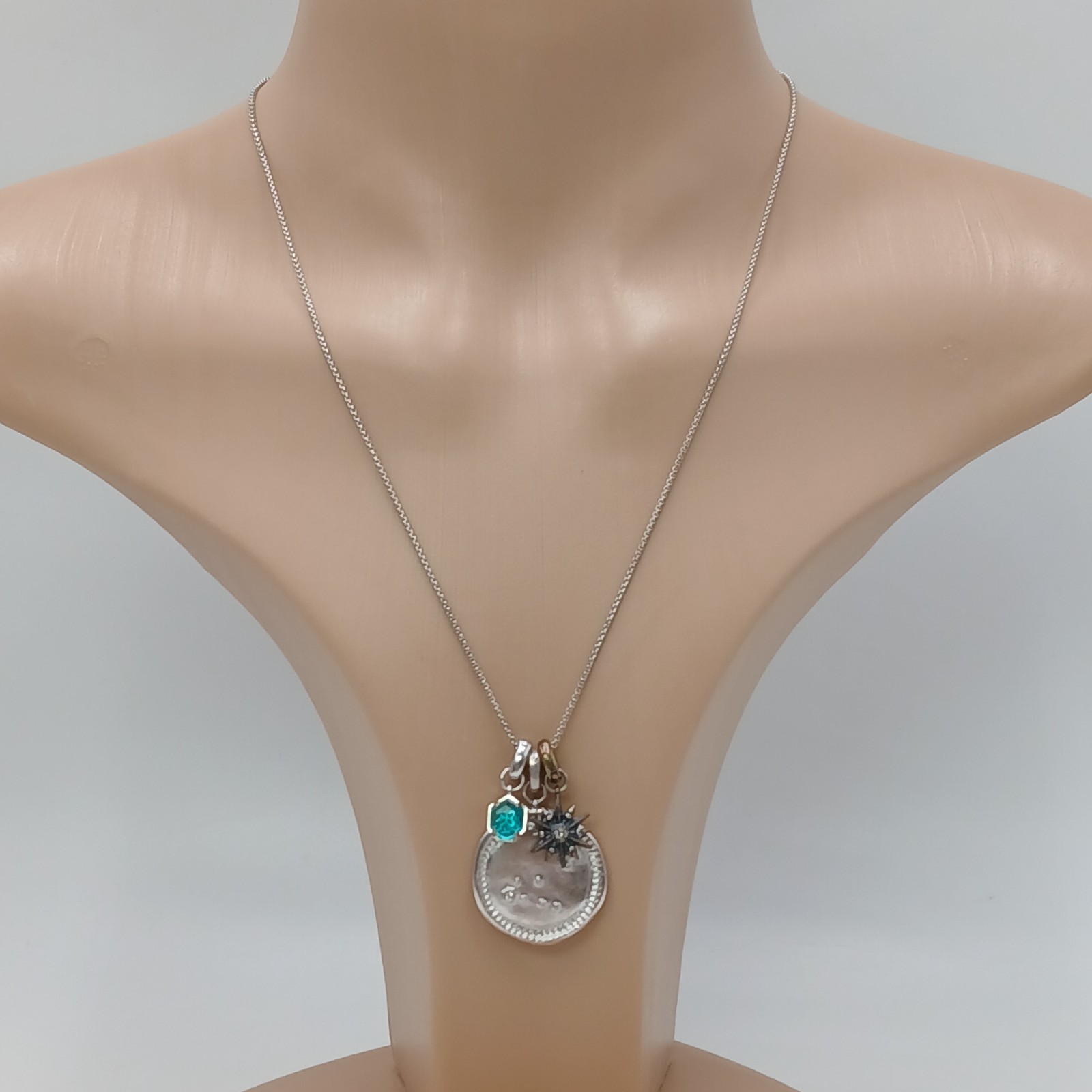 Kendra Scott Capricorn Necklace 28in Slide Silver Tone Zodiac Medallion Blue Gem