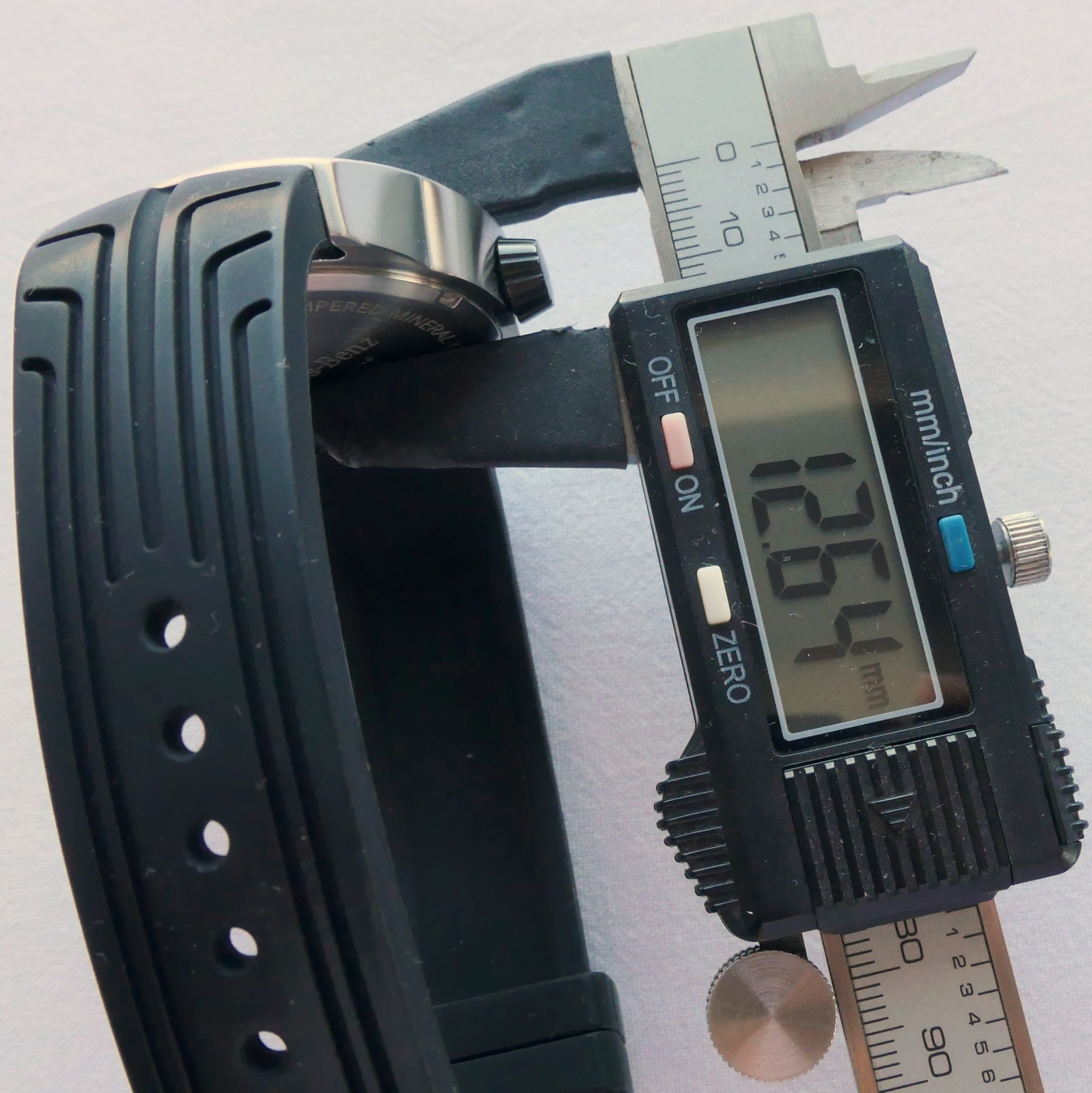 Mercedes Benz AMG DTM Petronas Motorsport Carbon Racing Car Accessory GMT Watch