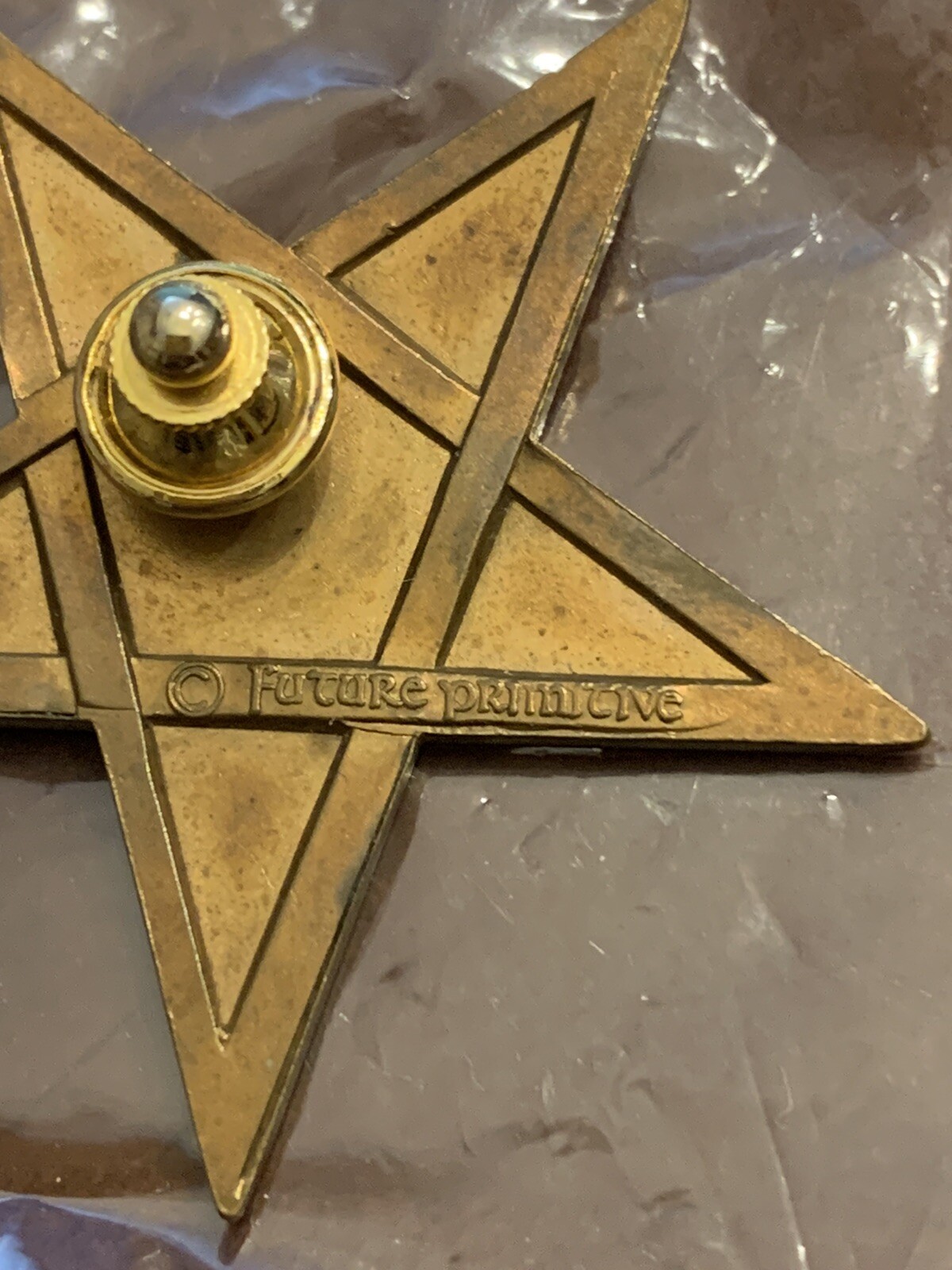 RARE HOLLYWOOD 5 STAR BADGE PIN FUTURE PRIMITIVE PALM TREE METAL VTG OLD